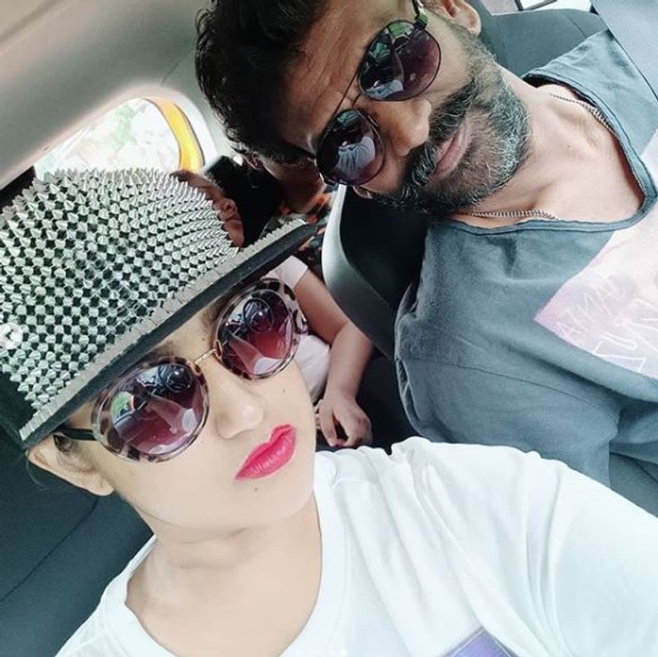 <h2> </h2><p>ஏற்கனவே 2 முறை விவாகரத்து பெற்ற வனிதா, 3வது முறையாக பீட்டர் பால் என்பவரை லாக்டவுனில் கிறிஸ்துவ முறைப்படி எளிமையாக திருமணம் செய்து கொண்டார். </p> <h2> </h2><p>ஏற்கனவே 2 முறை விவாகரத்து பெற்ற வனிதா, 3வது முறையாக பீட்டர் பால் என்பவரை லாக்டவுனில் கிறிஸ்துவ முறைப்படி எளிமையாக திருமணம் செய்து கொண்டார். </p>