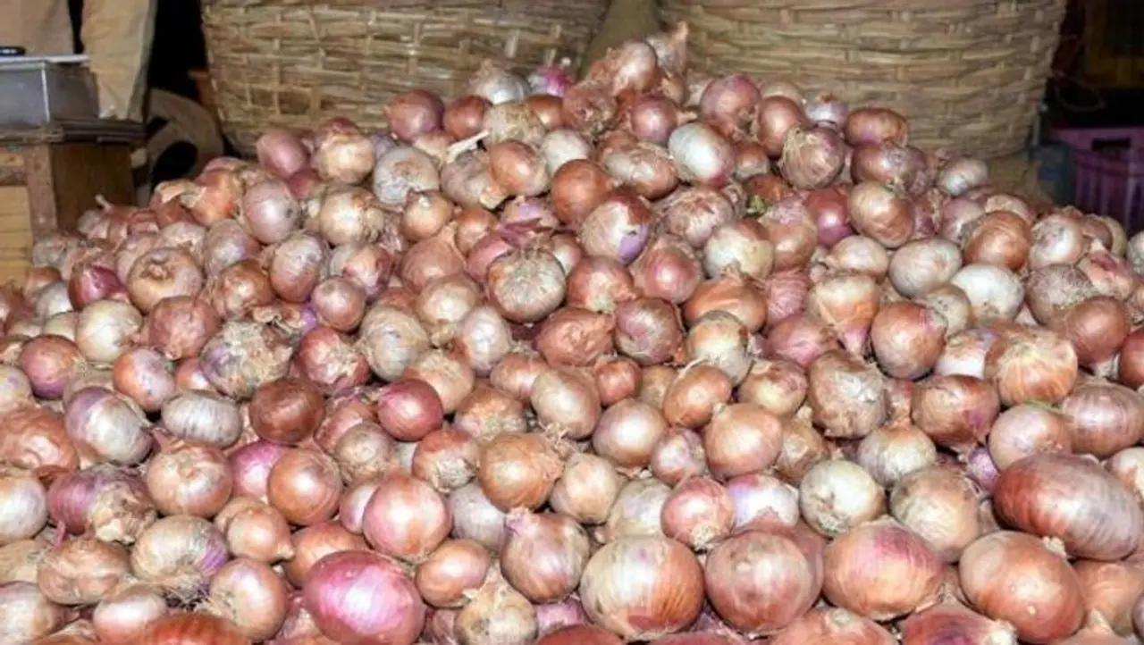 <p>நாலைந்து சிறிய வெங்காயத்தை தோலை உரித்து அதோடு சிறிது வெல்லத்தைச் சேர்த்து அரைத்து சாப்பிட பித்தம் குறையும், பித்த ஏப்பம் மறையும்.</p> <p>நாலைந்து சிறிய வெங்காயத்தை தோலை உரித்து அதோடு சிறிது வெல்லத்தைச் சேர்த்து அரைத்து சாப்பிட பித்தம் குறையும், பித்த ஏப்பம் மறையும்.</p>