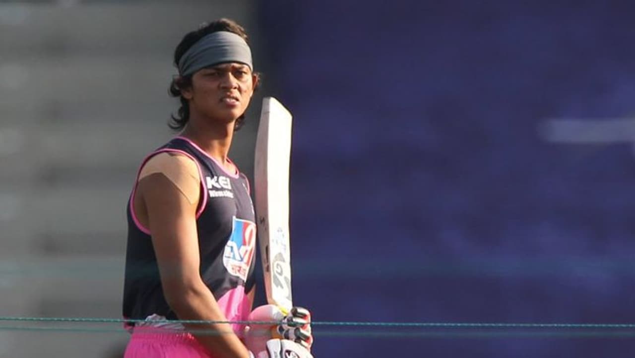 <p>ഐപിഎല്ലില് അനുയോജ്യമായ ഇലവനെ കണ്ടെത്താനാവാതെ ഉഴലുകയാണ് രാജസ്ഥാന് റോയല്സ്. </p> <p>ഐപിഎല്ലില് അനുയോജ്യമായ ഇലവനെ കണ്ടെത്താനാവാതെ ഉഴലുകയാണ് രാജസ്ഥാന് റോയല്സ്. </p>