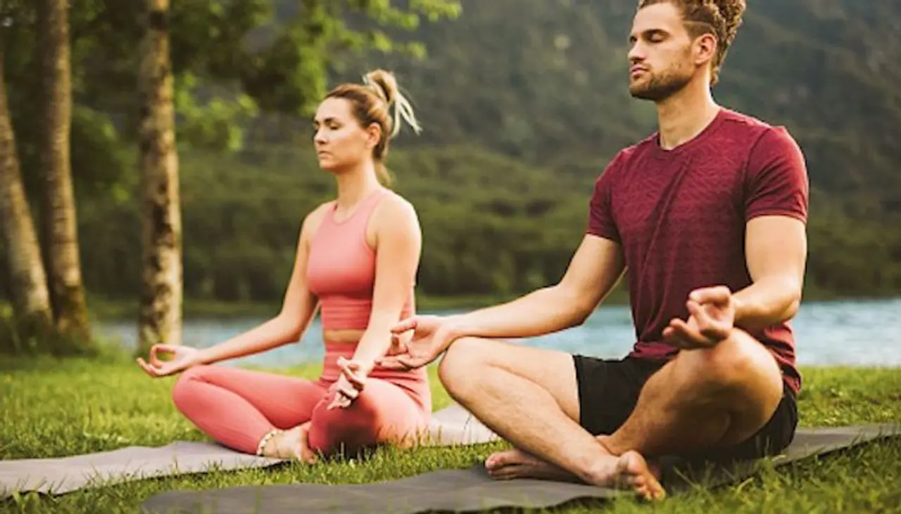 <p><strong>Gyan Mudra: This is used to find inner peace and gain wisdom.</strong></p><p>How it’s done: Touch the tips of your thumb and index finger.<br />Benefits: Useful for respiratory issues, good for those suffering from memory loss and is beneficial to those suffering from hyperthyroidism.<br /> </p> <p><strong>Gyan Mudra: This is used to find inner peace and gain wisdom.</strong></p><p>How it’s done: Touch the tips of your thumb and index finger.<br />Benefits: Useful for respiratory issues, good for those suffering from memory loss and is beneficial to those suffering from hyperthyroidism.<br /> </p>