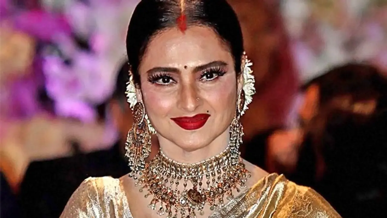 <p style="text align: justify;">Rekha is an epitome of grace, poise, and beauty. Today as the divas turn another year younger. We take a look at some of the little known facts about her.</p><p> </p> <p style="text align: justify;">Rekha is an epitome of grace, poise, and beauty. Today as the divas turn another year younger. We take a look at some of the little known facts about her.</p><p> </p>