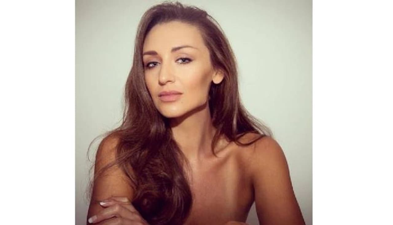 <p>ഇംഗ്ലീഷ് നടി കാതറിൻ ടിൽഡെസ്ലിയാണ് ഭർത്താവ് പകർത്തിയ ചിത്രം&nbsp;ആരാധകർക്കായി പങ്കുവച്ചത്.&nbsp;</p>