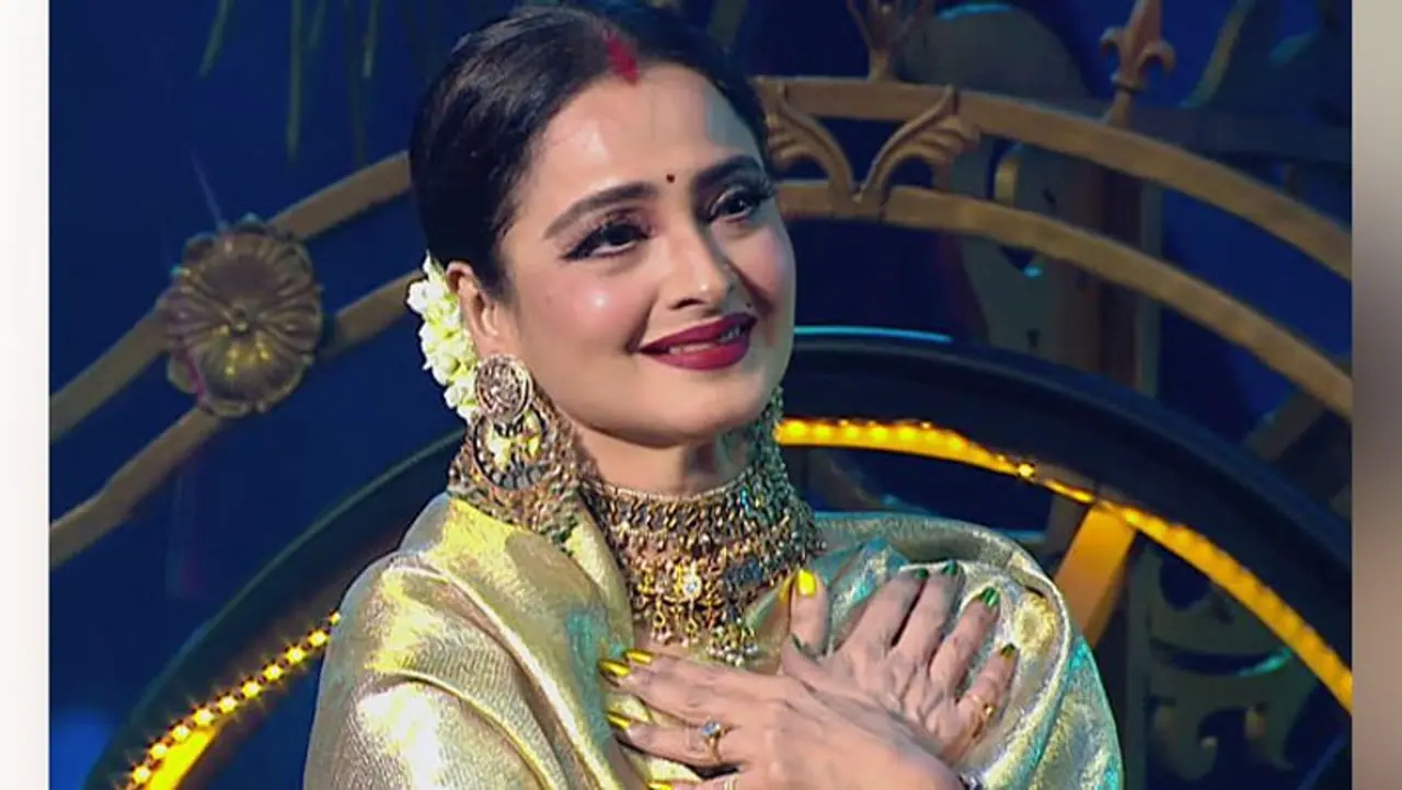 <p>ಬಾಲಿವುಡ್ನ ಎವರ್ ಗ್ರೀನ್ ನಟಿ ರೇಖಾರ ಬಗ್ಗೆ ತಿಳಿದಿಲ್ಲದ ಸಂಗತಿಗಳು ಇಲ್ಲಿವೆ. <br /> </p> <p>ಬಾಲಿವುಡ್ನ ಎವರ್ ಗ್ರೀನ್ ನಟಿ ರೇಖಾರ ಬಗ್ಗೆ ತಿಳಿದಿಲ್ಲದ ಸಂಗತಿಗಳು ಇಲ್ಲಿವೆ. <br /> </p>