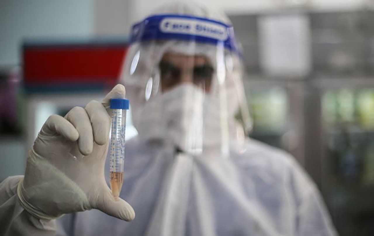 <p>ഈ മാസം അവസാനത്തോടെ കൊവിഡ് രോഗികളുടെ എണ്ണം ഇരുപതിനായിരമായേക്കാമെന്നാണ് ഐഎംഎയുടെ മുന്നറിയിപ്പ്</p> <p>ഈ മാസം അവസാനത്തോടെ കൊവിഡ് രോഗികളുടെ എണ്ണം ഇരുപതിനായിരമായേക്കാമെന്നാണ് ഐഎംഎയുടെ മുന്നറിയിപ്പ്</p>