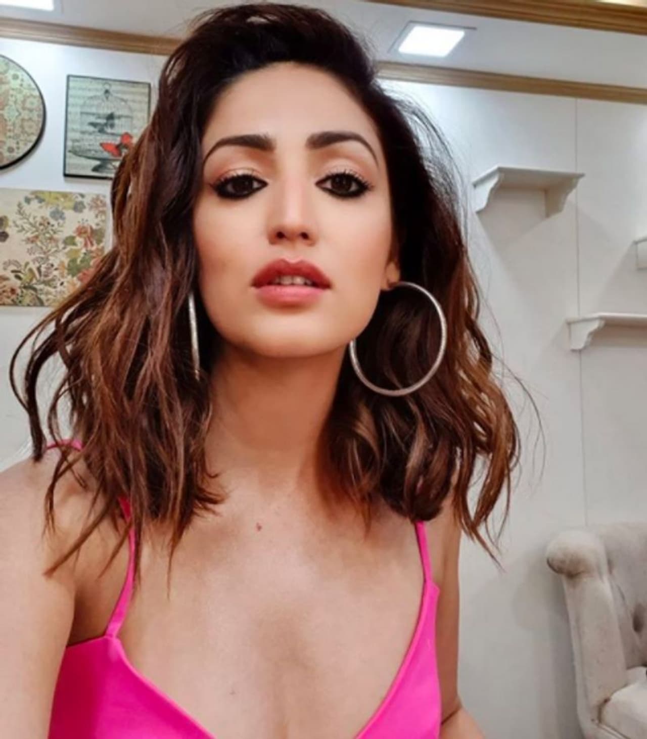 <p>ಸೆಲೆಬ್ರಿಟಿಗಳು ಫ್ಯಾನ್ಸ್ ಜೊತೆ ಮಾತನಾಡೋಕೆಂದೇ ಒಂದಷ್ಟು ಸಮಯ ಮೀಸಲಿಟ್ಟು #Ask ಕಾರ್ಯಕ್ರಮ ಮಾಡ್ತಾರೆ.</p>