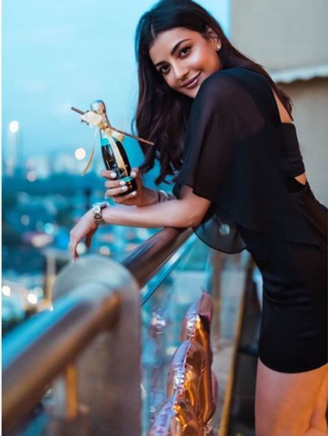 <p>ನಟಿ ಕಾಜಲ್ ಅಗರ್ವಾಲ್ ಸಹೋದರಿ ನಿಶಾ ಬ್ಯಾಚುಲರ್ ಪಾರ್ಟಿ ಫೋಟೋಗಳನ್ನು ಶೇರ್ ಮಾಡಿಕೊಂಡಿದ್ದಾರೆ.</p>