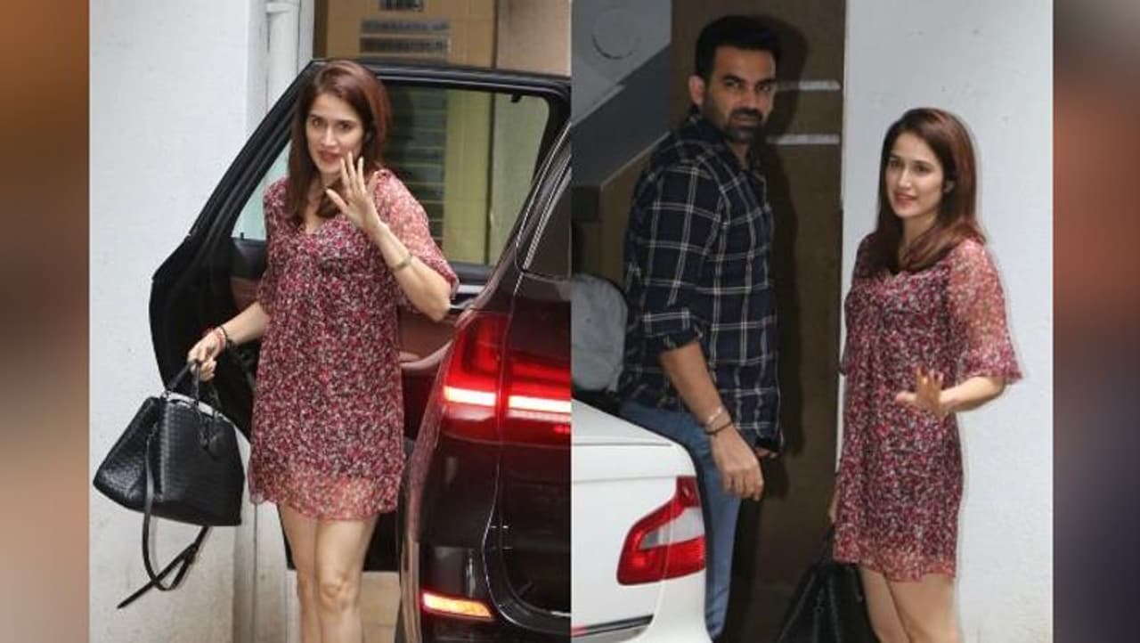 <p>ప్రస్తుతం ఐపీఎల్లో దుబాయ్లో ఉన్నాడు జహీర్ ఖాన్...</p> <p>ప్రస్తుతం ఐపీఎల్లో దుబాయ్లో ఉన్నాడు జహీర్ ఖాన్...</p>