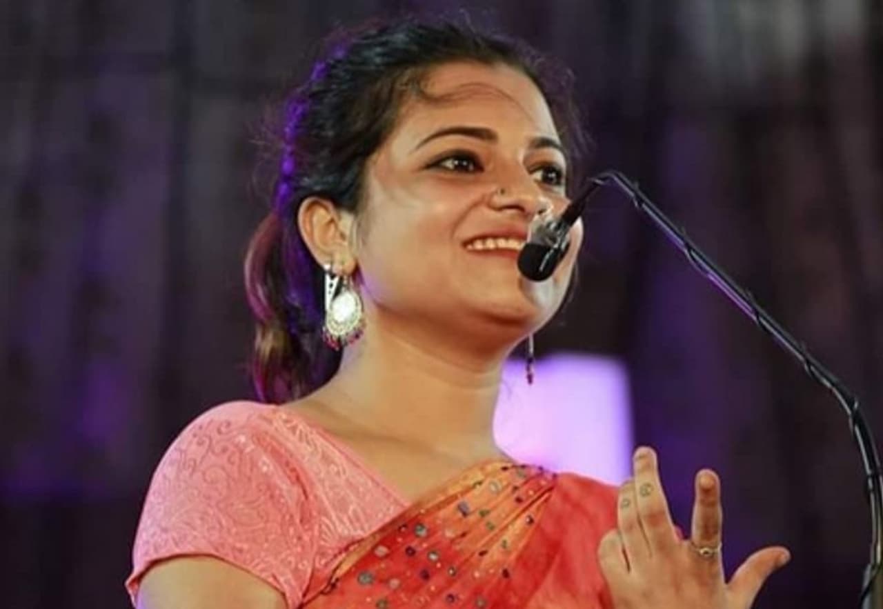 <p>മരണശേഷം എന്റെ മയ്യത്ത് (ശവശരീരം )എന്ത് ചെയ്യുമെന്ന ആധി. ഇസ്ലാം മതവിശ്വാസികളില് ഒരുപാട് പേര് പ്രകടിപ്പിക്കുന്നത് പലവെട്ടം കണ്ടിട്ടുണ്ട്. നേരിട്ടും ചിലര് ചോദിക്കും. മഹല്ല് കമ്മറ്റി എന്നെ മഹല്ലില് നിന്ന് ഒഴിവാക്കിയതിലേറെ ആഹ്ലാദവും അവര് പ്രകടിപ്പിക്കും. കാരണം പള്ളിക്കബറിടത്തില് നിന്റെ മയ്യത്തടക്കില്ലല്ലോ എന്ന്. എന്ത് കഷ്ടാണ്.</p> <p>മരണശേഷം എന്റെ മയ്യത്ത് (ശവശരീരം )എന്ത് ചെയ്യുമെന്ന ആധി. ഇസ്ലാം മതവിശ്വാസികളില് ഒരുപാട് പേര് പ്രകടിപ്പിക്കുന്നത് പലവെട്ടം കണ്ടിട്ടുണ്ട്. നേരിട്ടും ചിലര് ചോദിക്കും. മഹല്ല് കമ്മറ്റി എന്നെ മഹല്ലില് നിന്ന് ഒഴിവാക്കിയതിലേറെ ആഹ്ലാദവും അവര് പ്രകടിപ്പിക്കും. കാരണം പള്ളിക്കബറിടത്തില് നിന്റെ മയ്യത്തടക്കില്ലല്ലോ എന്ന്. എന്ത് കഷ്ടാണ്.</p>