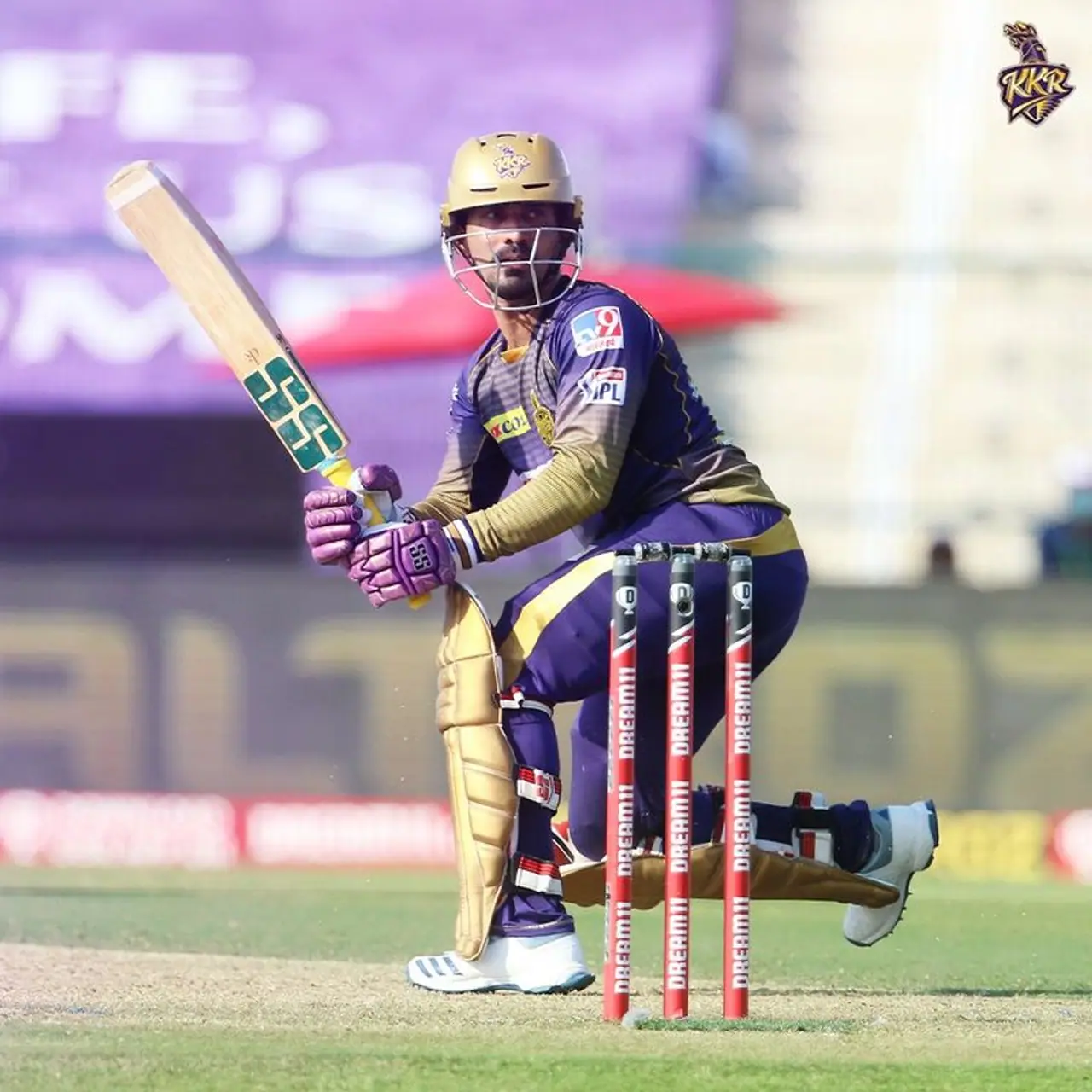 <p style="text align: justify;">రెండు సీజన్లు పాటు జట్టును నడిపించిన దినేశ్ కార్తీక్ను తప్పించి, ఆ స్థానంలో ఇయాన్ మోర్గాన్ను కెప్టెన్ను చేసింది కేకేఆర్...</p> <p style="text align: justify;">రెండు సీజన్లు పాటు జట్టును నడిపించిన దినేశ్ కార్తీక్ను తప్పించి, ఆ స్థానంలో ఇయాన్ మోర్గాన్ను కెప్టెన్ను చేసింది కేకేఆర్...</p>