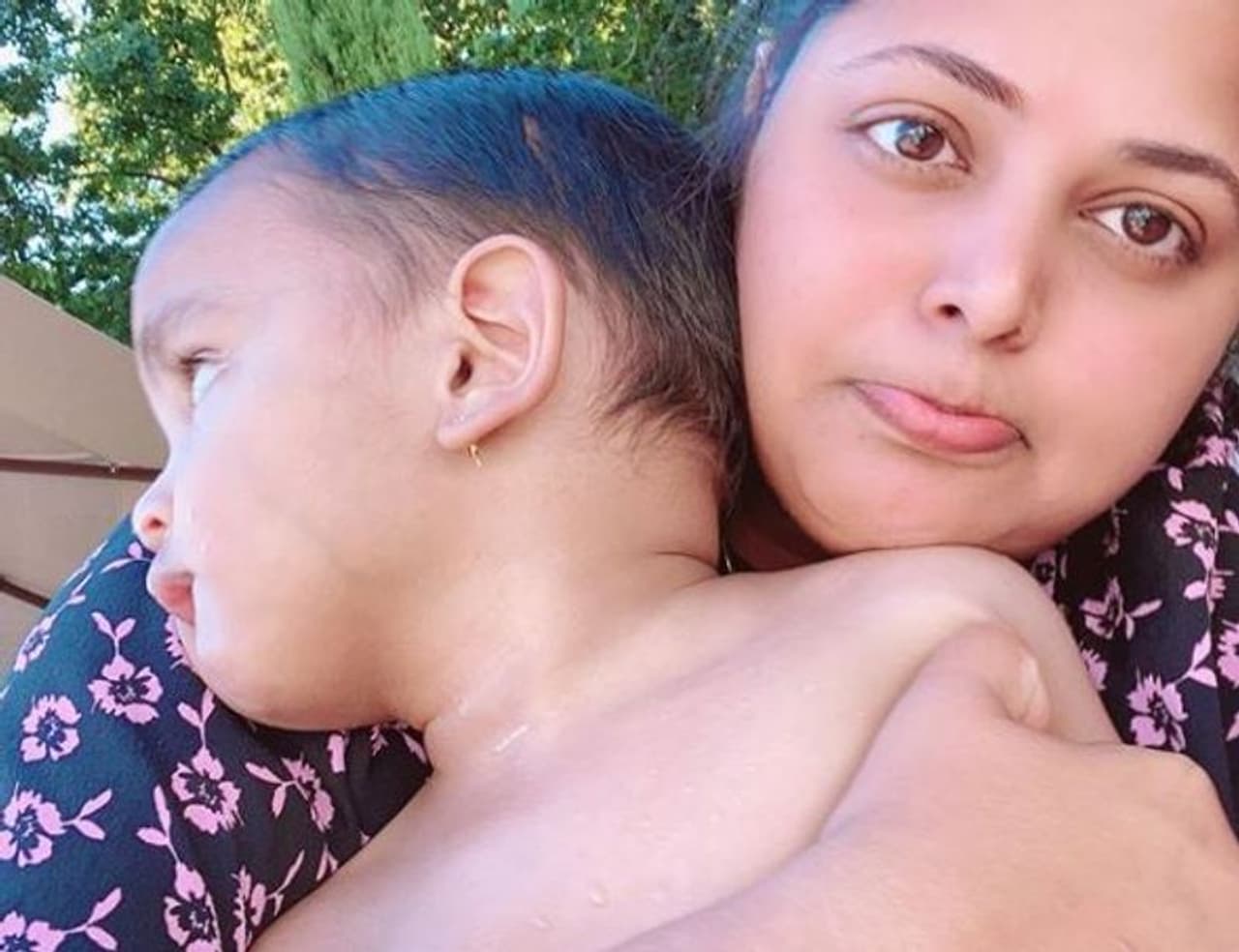 <p>தன்னுடைய மகனுடன் சிந்து மேனன் </p> <p>தன்னுடைய மகனுடன் சிந்து மேனன் </p>