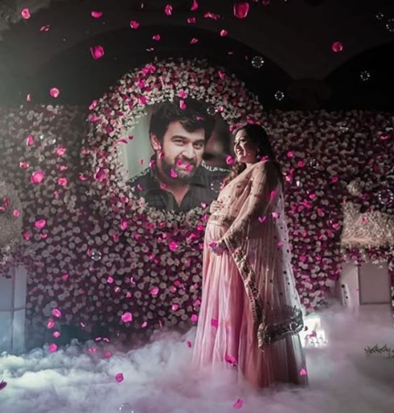 <p>ಬೆಂಗಳೂರಿನ ITC gardeniaದಲ್ಲಿ ನಡೆಯಿತು ಮೇಘನಾ ಸೀಮಂತ.</p> <p>ಬೆಂಗಳೂರಿನ ITC gardeniaದಲ್ಲಿ ನಡೆಯಿತು ಮೇಘನಾ ಸೀಮಂತ.</p>