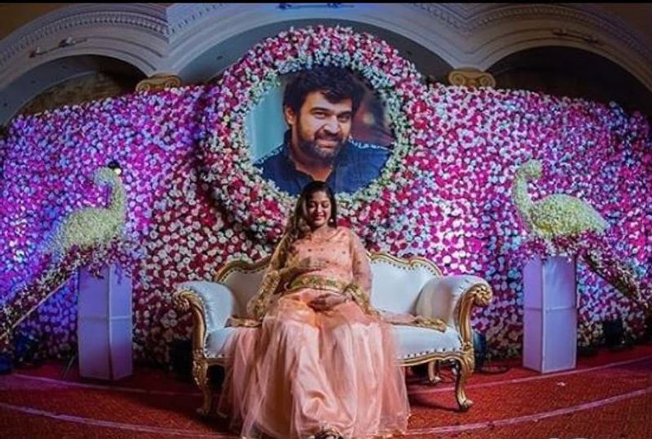 <p>ಮೇಘನಾ ಸರ್ಜಾ ಡೆಲಿವರಿಗೆ ಇನ್ನೇನು ಎರಡು ದಿನಗಳಷ್ಟೇ ಬಾಕಿ ಇದೆ.</p>