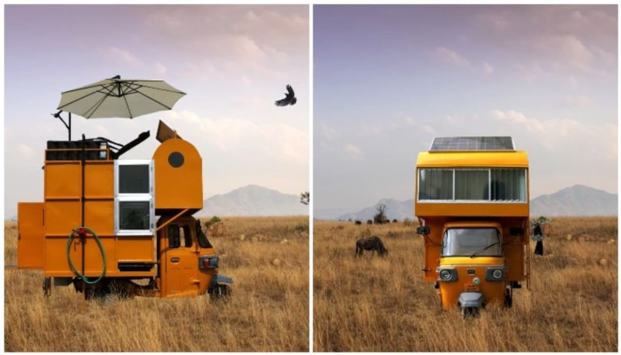 <p>ഈ ഓട്ടോറിക്ഷ തരുന്ന വെറും 36 സ്ക്വയർ ഫീറ്റ് സ്ഥലത്തിനുള്ളിൽ അരുൺ ഒരുക്കിയിട്ടുള്ളത് ബെഡ്റൂം, കിച്ചൻ, ബെഡ് റൂം,കിച്ചൻ, അറ്റാച്ച്ഡ് ബാത്ത് റൂം, ബാൽക്കണി അങ്ങനെ എല്ലാമുണ്ട് അരുണിന്റെ ഈ സുന്ദരി ഓട്ടോയിൽ. ഇതിനെല്ലാറ്റിനും പുറമെ 250 ലിറ്റർ വെള്ളം കൊള്ളുന്ന ഒരു ടാങ്കുമുണ്ട് അരുണിന്റെ ഓട്ടോ ഭവനത്തിൽ.</p> <p>ഈ ഓട്ടോറിക്ഷ തരുന്ന വെറും 36 സ്ക്വയർ ഫീറ്റ് സ്ഥലത്തിനുള്ളിൽ അരുൺ ഒരുക്കിയിട്ടുള്ളത് ബെഡ്റൂം, കിച്ചൻ, ബെഡ് റൂം,കിച്ചൻ, അറ്റാച്ച്ഡ് ബാത്ത് റൂം, ബാൽക്കണി അങ്ങനെ എല്ലാമുണ്ട് അരുണിന്റെ ഈ സുന്ദരി ഓട്ടോയിൽ. ഇതിനെല്ലാറ്റിനും പുറമെ 250 ലിറ്റർ വെള്ളം കൊള്ളുന്ന ഒരു ടാങ്കുമുണ്ട് അരുണിന്റെ ഓട്ടോ ഭവനത്തിൽ.</p>