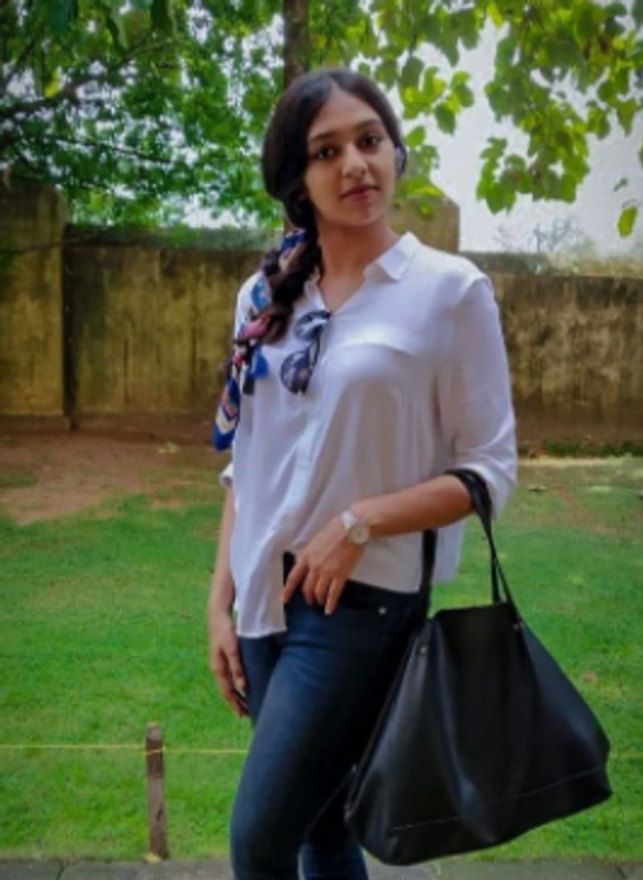 <p>വിനയന്റെ രഘുവിന്റെ സ്വന്തം റസിയ എന്ന മലയാള ചിത്രത്തിലൂടെയാണ് ലക്ഷ്മി മേനോൻ വെള്ളിത്തിരിയിലെത്തിയത്.</p> <p>വിനയന്റെ രഘുവിന്റെ സ്വന്തം റസിയ എന്ന മലയാള ചിത്രത്തിലൂടെയാണ് ലക്ഷ്മി മേനോൻ വെള്ളിത്തിരിയിലെത്തിയത്.</p>