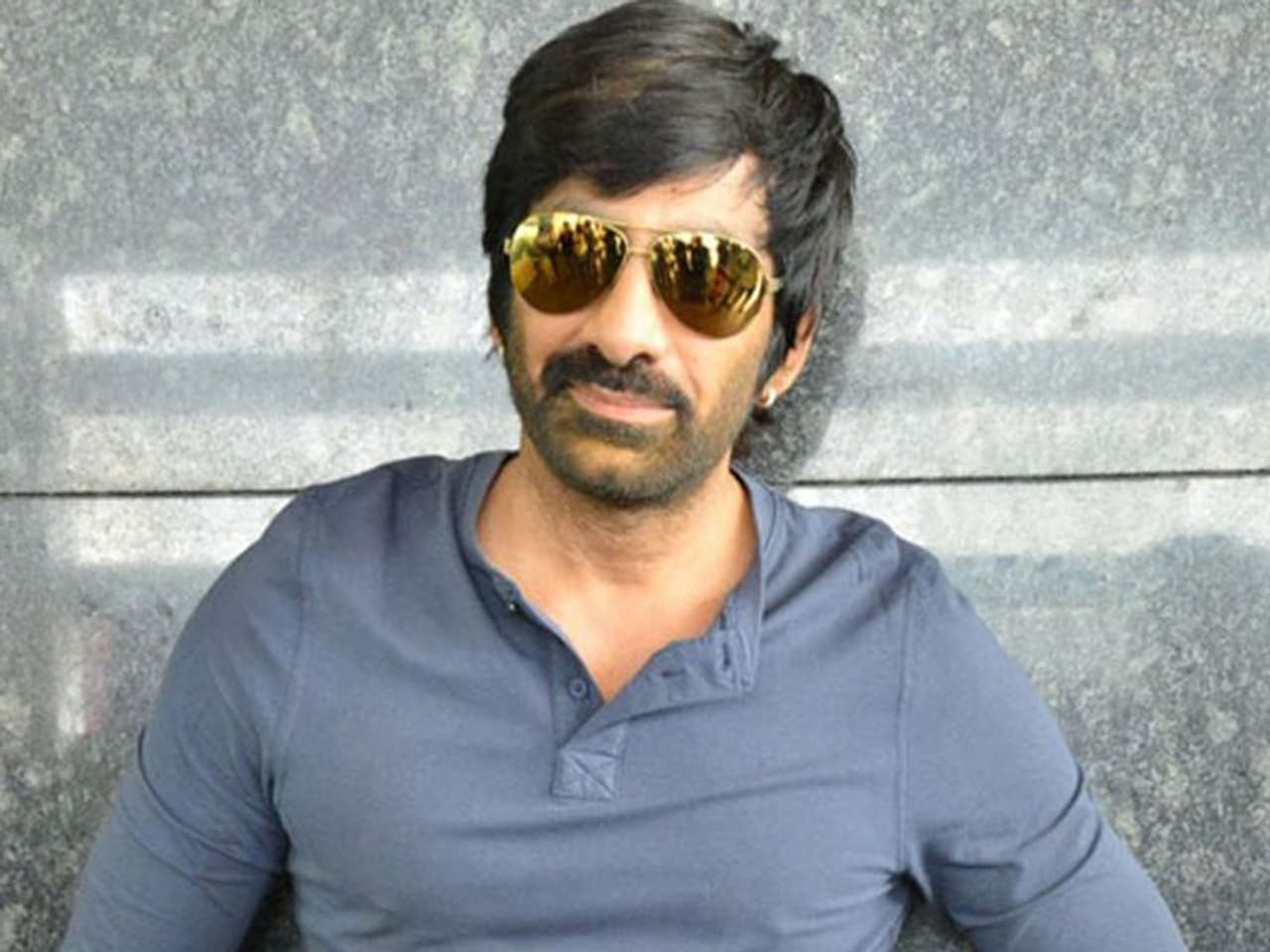 <p>రవితేజ నటించిన `రాజా ది గ్రేట్` తర్వాత ఒక్క హిట్ కూడా లేదు. దాదాపు మూడేళ్ళు అవుతుంది. </p> <p>రవితేజ నటించిన `రాజా ది గ్రేట్` తర్వాత ఒక్క హిట్ కూడా లేదు. దాదాపు మూడేళ్ళు అవుతుంది. </p>