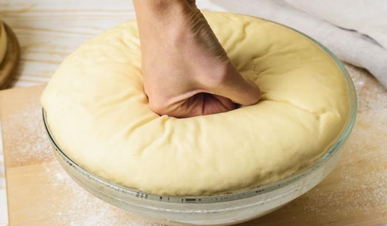 <p>&nbsp;ಕಲೆಸಿದ ಚಪಾತಿ ಹಿಟ್ಟನ್ನು ಫ್ರಿಜ್‌ನಲ್ಲಿಟ್ಟು ಬಳಸುವುದು ಕಾಮನ್‌. &nbsp;</p>