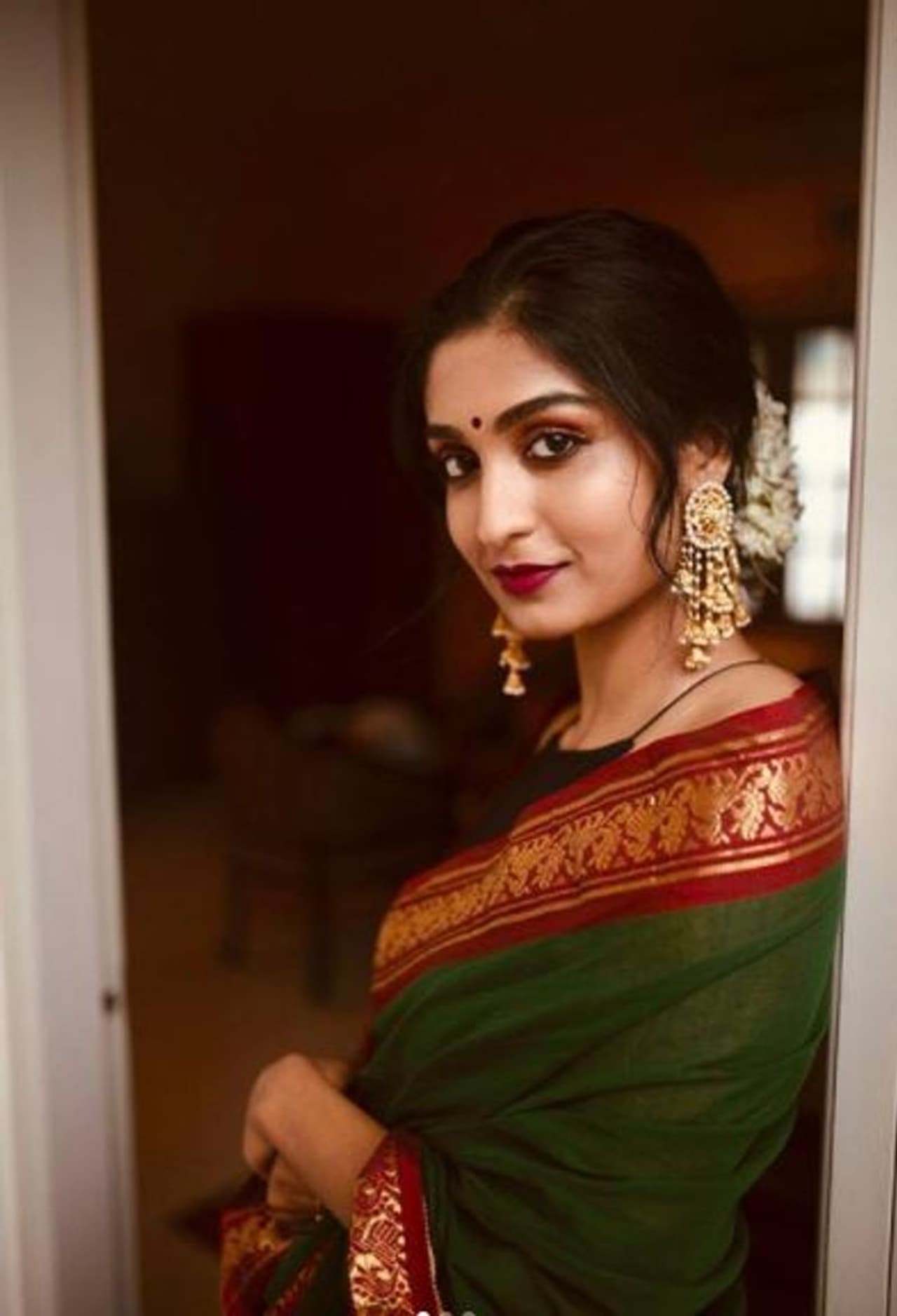 <p>ಕೇರಳ ಮೂಲದ ರಾಚೆಲ್ ಡೇವಿಡ್ ಬೆಂಗಳೂರಿನಲ್ಲೇ ನೆಲೆಸಿದ್ದಾರೆ.</p> <p>ಕೇರಳ ಮೂಲದ ರಾಚೆಲ್ ಡೇವಿಡ್ ಬೆಂಗಳೂರಿನಲ್ಲೇ ನೆಲೆಸಿದ್ದಾರೆ.</p>