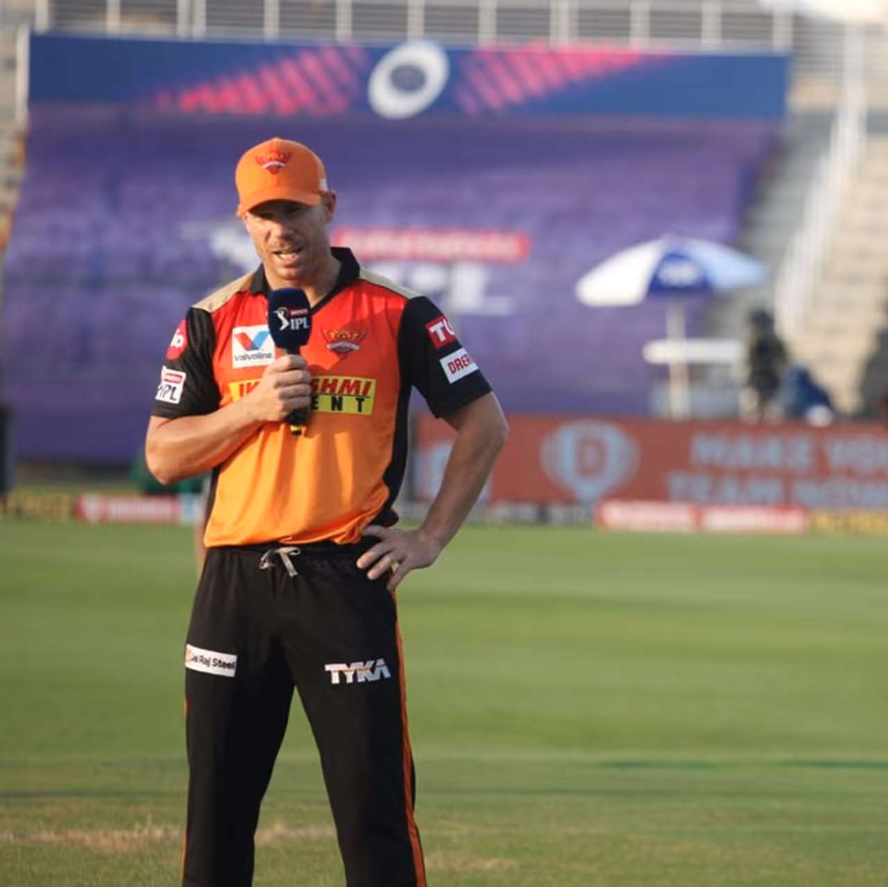 <p>Former champions Sunrisers Hyderabad (SRH) suffered a heartbreaking defeat against fellow former champions Kolkata Knight Riders (KKR). The latter pipped them in the Super Over during Match 35 of the 2020 Indian Premier League at the Sheikh Zayed Stadium in Abu Dhabi on Sunday.</p> <p>Former champions Sunrisers Hyderabad (SRH) suffered a heartbreaking defeat against fellow former champions Kolkata Knight Riders (KKR). The latter pipped them in the Super Over during Match 35 of the 2020 Indian Premier League at the Sheikh Zayed Stadium in Abu Dhabi on Sunday.</p>