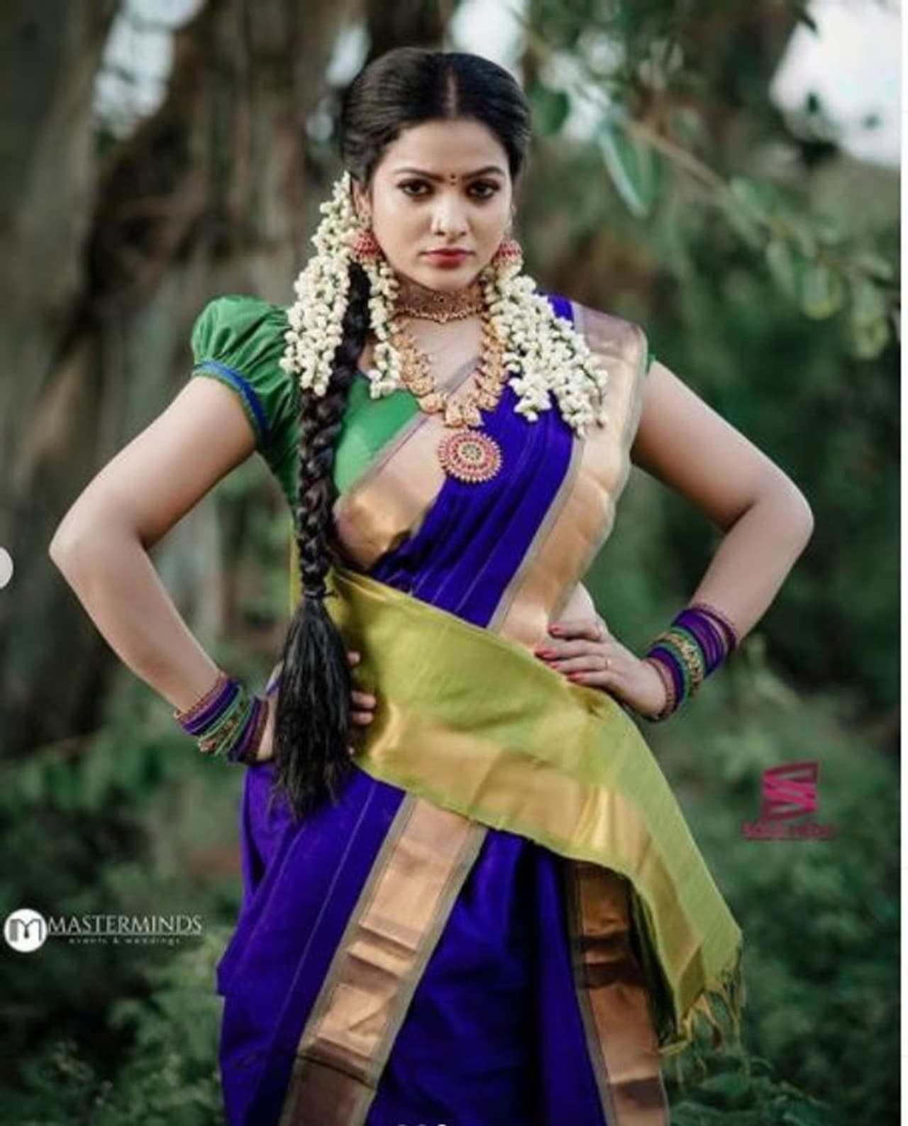 <p>விஜய் தொலைக்காட்சிகளில் ஒளிபரப்பாகி வரும் தொடர்களிலேயே அதிகம் ரசிகர்களின் கவனத்தை ஈர்த்தது பாண்டியன் ஸ்டோர்ஸ் சீரியல் தான். </p> <p>விஜய் தொலைக்காட்சிகளில் ஒளிபரப்பாகி வரும் தொடர்களிலேயே அதிகம் ரசிகர்களின் கவனத்தை ஈர்த்தது பாண்டியன் ஸ்டோர்ஸ் சீரியல் தான். </p>