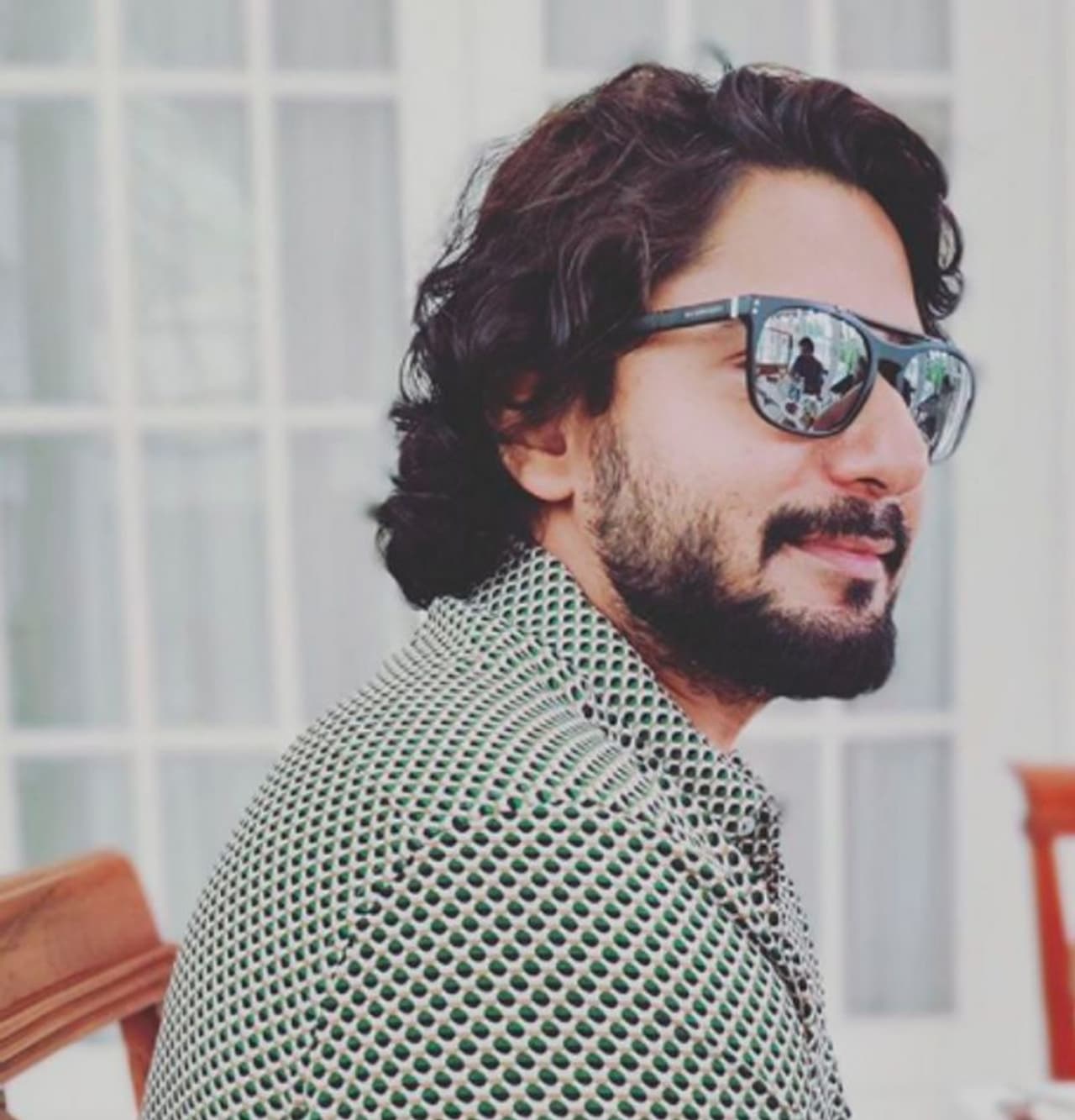 <p>ನಿರ್ದೇಶಕ ರಾಮ್‌ ನಾರಾಯಣ್‌ ಹಾಗೂ ಪ್ರಜ್ವಲ್‌ ದೇವರಾಜ್‌ ಕಾಂಬಿನೇಷನ್‌ನ ಹೊಸ ಚಿತ್ರಕ್ಕೆ ‘ಅಬ್ಬರ’ ಶೀರ್ಷಿಕೆಯನ್ನು ಆಯ್ಕೆ ಮಾಡಿಕೊಂಡಿದ್ದಾರೆ.</p>