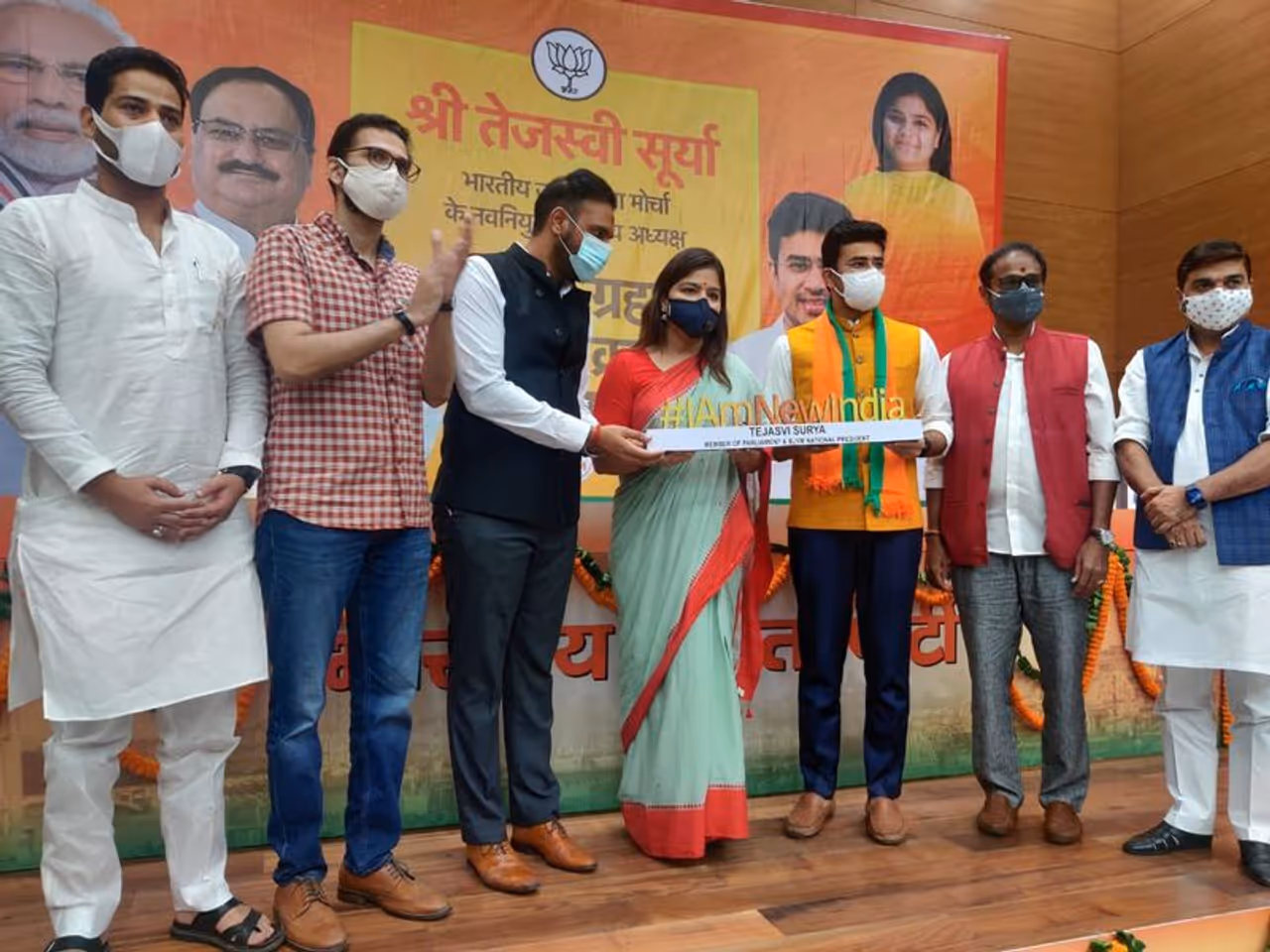 <p>ಅಧಿಕಾರ ಪದಗ್ರಹ ಮಾಡಿದ ತೇಜಸ್ವಿ ಸೂರ್ಯ</p> <p>ಅಧಿಕಾರ ಪದಗ್ರಹ ಮಾಡಿದ ತೇಜಸ್ವಿ ಸೂರ್ಯ</p>