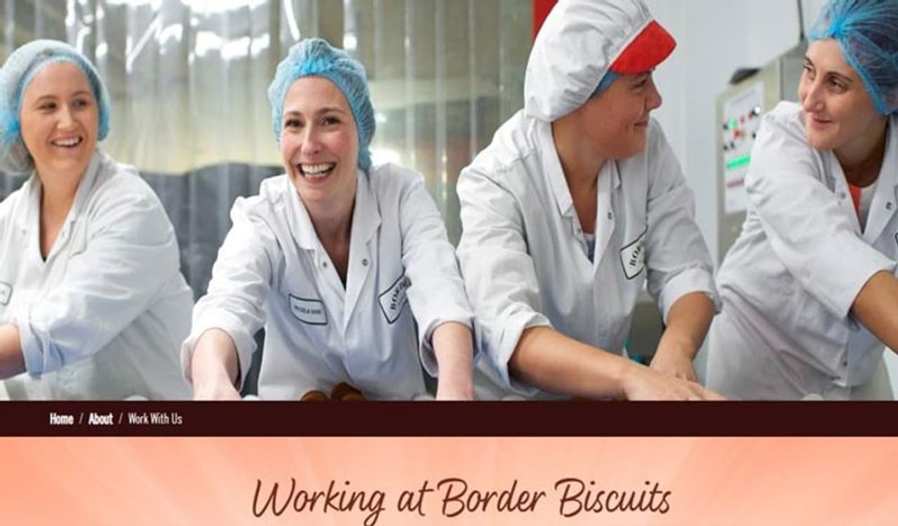 <p>ಸ್ಕಾಟ್‌ಲೆಂಡ್‌ನ ಕಂಪನಿಯೊಂದು ಬಿಸ್ಕೆಟ್ ತಿಂದು ಹಣ ತಿನ್ನುವ ಆಫರ್ ನೀಡಿದೆ. ಬಾರ್ಡರ್ ಕಂಪನಿ ತನ್ನ ಮಾಸ್ಟರ್ ಬಿಸ್ಕಟರ್ ಹುಡುಕಾಟದಲ್ಲಿದೆ. ಇವರು ಬೆಸ್ಟ್‌ ಬಿಸ್ಕೆಟ್‌ನ ರುಚಿ ಕಂಡು ಹಿಡಿಯಬೇಕು.</p>