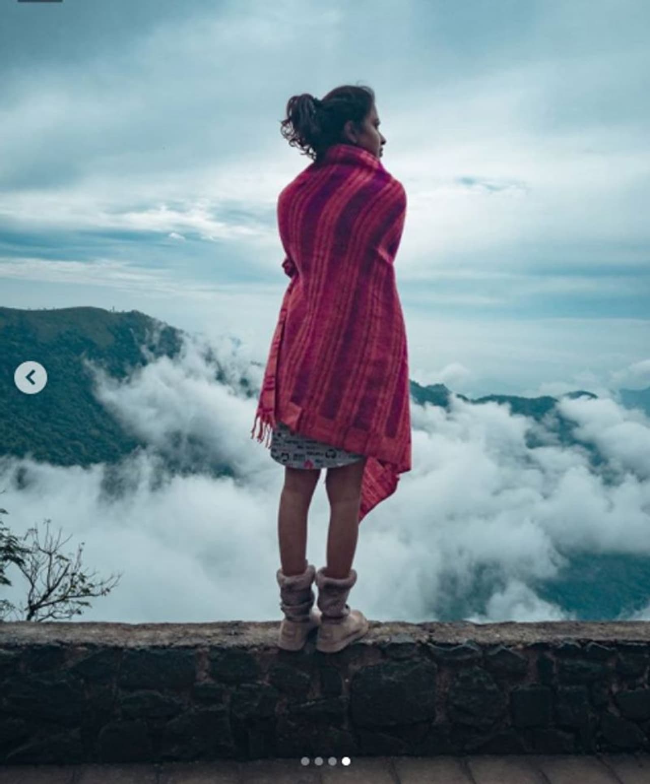 <p>യാത്രകളെ ഏറെ ഇഷ്ടപ്പെടുന്ന ഒരാളുകൂടിയാണ് അമല. പലപ്പോഴും തന്റെ യാത്രകളുടെ ഓർമകളും ചിത്രങ്ങളുമെല്ലാം അമല പങ്കുവയ്ക്കാറുണ്ട്. അവയെല്ലാം തന്നെ വൈറലാകാറുമുണ്ട്. </p> <p>യാത്രകളെ ഏറെ ഇഷ്ടപ്പെടുന്ന ഒരാളുകൂടിയാണ് അമല. പലപ്പോഴും തന്റെ യാത്രകളുടെ ഓർമകളും ചിത്രങ്ങളുമെല്ലാം അമല പങ്കുവയ്ക്കാറുണ്ട്. അവയെല്ലാം തന്നെ വൈറലാകാറുമുണ്ട്. </p>