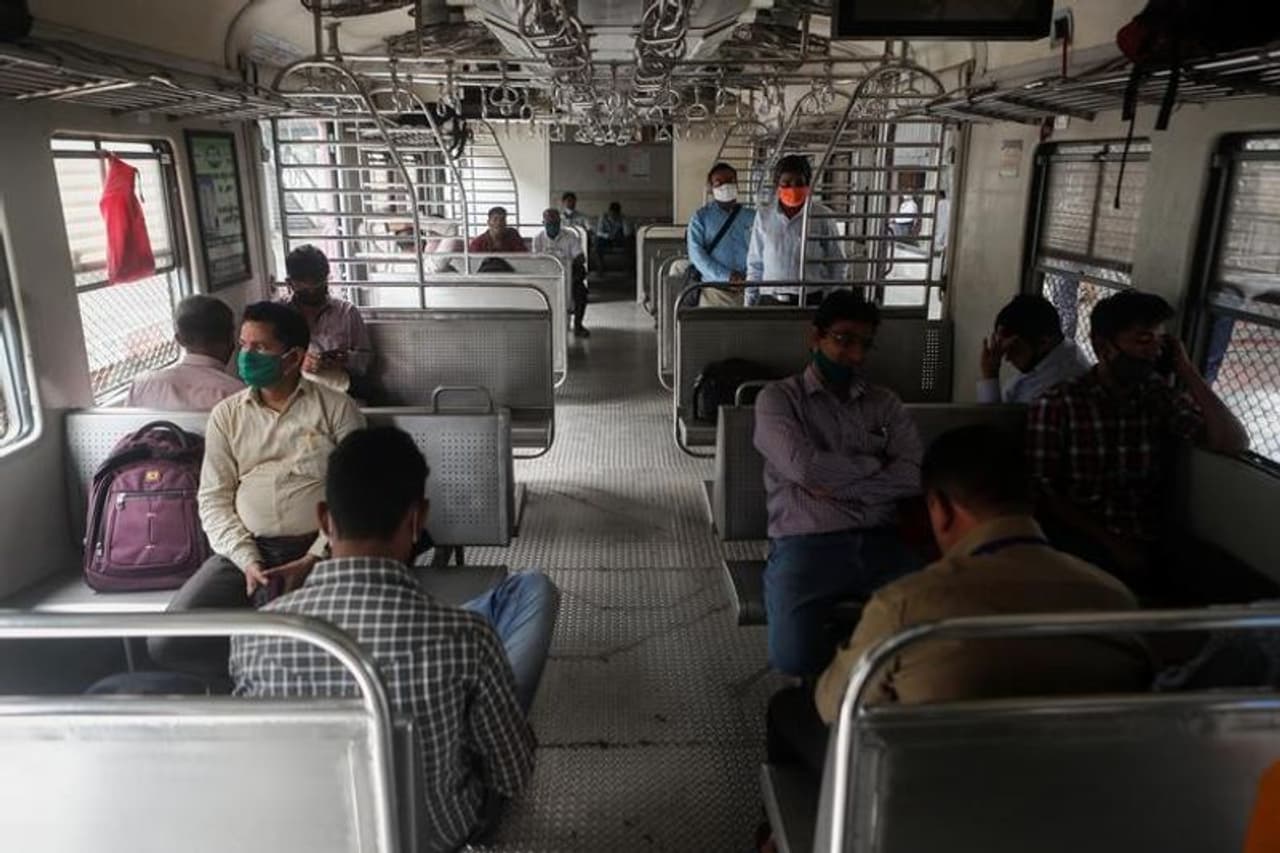 <p><span style="font size:14px;">കേന്ദ്രസര്ക്കാരിന്റെ സെറോളജിക്കല് സര്വേ പ്രകാരം രാജ്യത്ത് ഇതുവരെ 14 ശതമാനം പേര്ക്ക് കൊവിഡ് 19 വൈറസ് സ്ഥിരീകരിച്ചു. അതായത് 75 ലക്ഷം പേര്ക്ക് ഇന്ത്യയില് ഇതുവരെ കൊവിഡ് 19 സ്ഥിരീകരിച്ചുവെന്നാണ് കേന്ദ്രസര്ക്കാരിന്റെ കണക്ക്. </span></p> <p><span style="font size:14px;">കേന്ദ്രസര്ക്കാരിന്റെ സെറോളജിക്കല് സര്വേ പ്രകാരം രാജ്യത്ത് ഇതുവരെ 14 ശതമാനം പേര്ക്ക് കൊവിഡ് 19 വൈറസ് സ്ഥിരീകരിച്ചു. അതായത് 75 ലക്ഷം പേര്ക്ക് ഇന്ത്യയില് ഇതുവരെ കൊവിഡ് 19 സ്ഥിരീകരിച്ചുവെന്നാണ് കേന്ദ്രസര്ക്കാരിന്റെ കണക്ക്. </span></p>