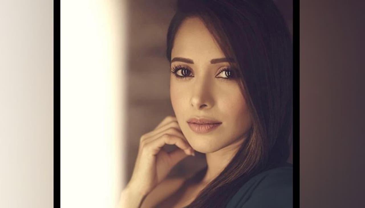 <p>Sizzling in a blue dress and looking every bit of a diva, Nushrratt is raising the bars and soaring the temperatures.</p> <p>Sizzling in a blue dress and looking every bit of a diva, Nushrratt is raising the bars and soaring the temperatures.</p>