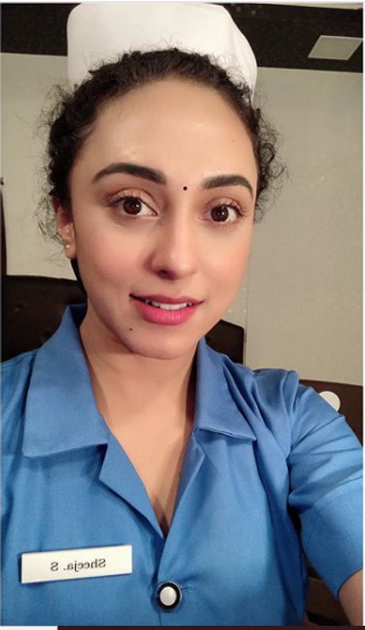 <p>"കഴിഞ്ഞ ദിവസം മുതല് നിരവധി മെസേജുകളാണ് കുടുംബാംഗങ്ങള് അടക്കമുള്ള പ്രിയപ്പെട്ടവരില് നിന്നും ലഭിക്കുന്നത്. ട്രെയിലറിന് താഴെയുള്ള കമന്റുകളിലൂടെയുള്ള അവരുടെ സ്നേഹം കാണുമ്പോള് സത്യമായിട്ടും എന്റെ കണ്ണ് നിറയുകയാണ്. (courtesy instagram photos)</p> <p>"കഴിഞ്ഞ ദിവസം മുതല് നിരവധി മെസേജുകളാണ് കുടുംബാംഗങ്ങള് അടക്കമുള്ള പ്രിയപ്പെട്ടവരില് നിന്നും ലഭിക്കുന്നത്. ട്രെയിലറിന് താഴെയുള്ള കമന്റുകളിലൂടെയുള്ള അവരുടെ സ്നേഹം കാണുമ്പോള് സത്യമായിട്ടും എന്റെ കണ്ണ് നിറയുകയാണ്. (courtesy instagram photos)</p>