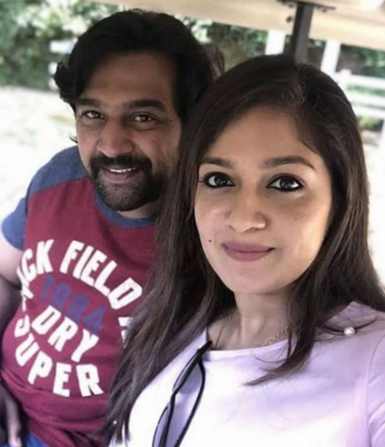 <h2> </h2><p>பிரபல நடிகை மேக்னா ராஜின் கணவரும் பிரபல கன்னட நடிகரும், ஆக்சன் கிங் அர்ஜூனின் மருமகனுமான சிரஞ்சீவி சார்ஜா கடந்த ஜூன் மாதம் 7ம் தேதி திடீரென ஏற்பட்ட மாரடைப்பு காரணமாக காலமானார்.</p> <h2> </h2><p>பிரபல நடிகை மேக்னா ராஜின் கணவரும் பிரபல கன்னட நடிகரும், ஆக்சன் கிங் அர்ஜூனின் மருமகனுமான சிரஞ்சீவி சார்ஜா கடந்த ஜூன் மாதம் 7ம் தேதி திடீரென ஏற்பட்ட மாரடைப்பு காரணமாக காலமானார்.</p>