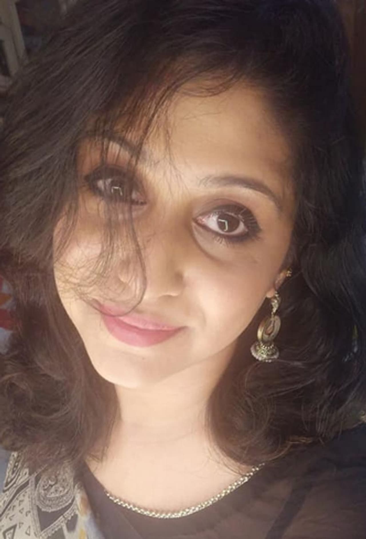 <p>മേലാവാര്യത്തെ മാലാഖ കുട്ടികള് എന്ന സിനിമയില് കെ എസ് ചിത്രയ്ക്കൊപ്പം പാടിയാണ് 2000തില് രഞ്ജിനി ജോസ് വെള്ളിത്തിരയുടെ ഭാഗമാകുന്നത്.</p> <p>മേലാവാര്യത്തെ മാലാഖ കുട്ടികള് എന്ന സിനിമയില് കെ എസ് ചിത്രയ്ക്കൊപ്പം പാടിയാണ് 2000തില് രഞ്ജിനി ജോസ് വെള്ളിത്തിരയുടെ ഭാഗമാകുന്നത്.</p>