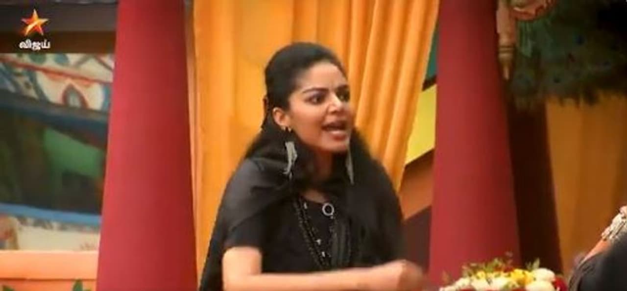 <p>இரண்டாவது புரோமோவில், சுரேஷ் தன்னை அடித்து விட்டதாக சனம் ஷெட்டி ஆவேசமாகி, ‘வெளியே வாடா’ என்று சுரேஷை மரியாதை இல்லாமல் பேசி அசிங்கப்படுத்தினார்.</p> <p>இரண்டாவது புரோமோவில், சுரேஷ் தன்னை அடித்து விட்டதாக சனம் ஷெட்டி ஆவேசமாகி, ‘வெளியே வாடா’ என்று சுரேஷை மரியாதை இல்லாமல் பேசி அசிங்கப்படுத்தினார்.</p>