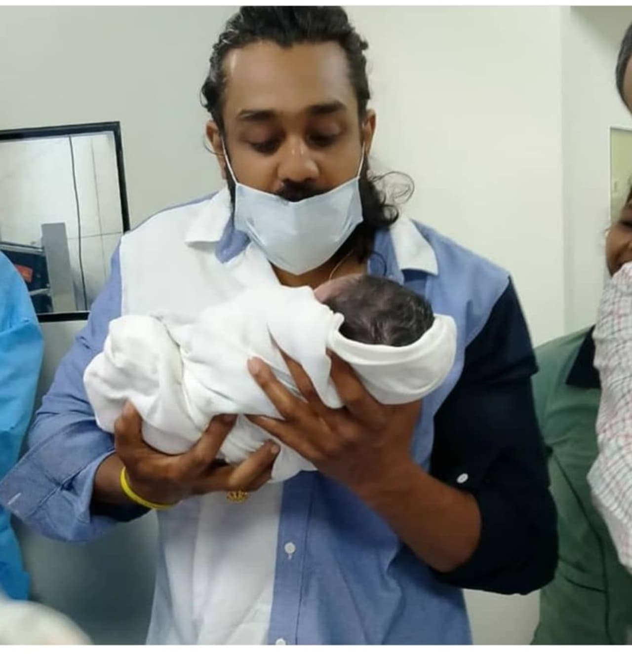 <p>ಅಕ್ಟೋಬರ್ 22ರಂದು ಜೆನಿಸಿದ ಜೂನಿಯರ್ ಚಿರು.</p> <p>ಅಕ್ಟೋಬರ್ 22ರಂದು ಜೆನಿಸಿದ ಜೂನಿಯರ್ ಚಿರು.</p>