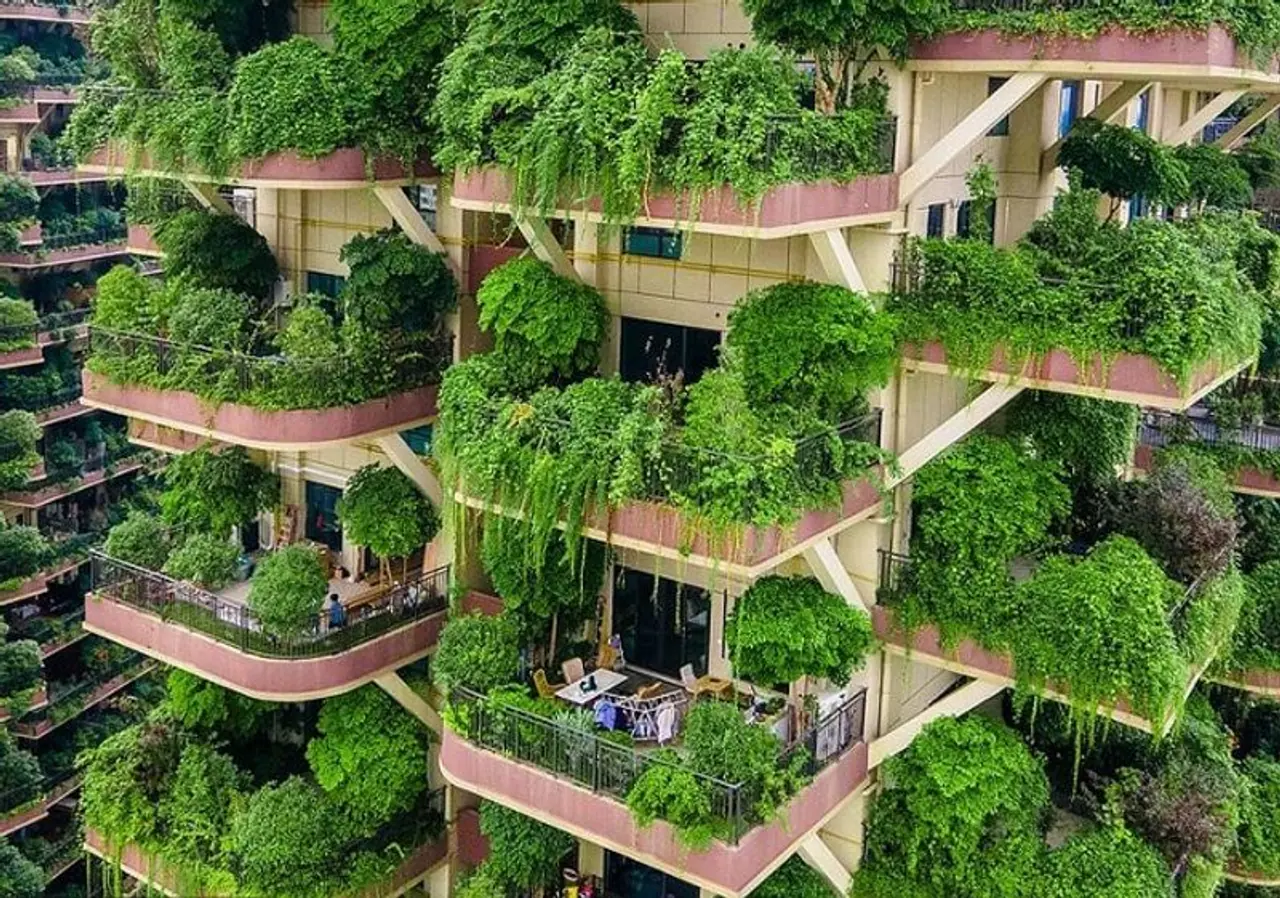 <p>ಚೀನಾದ ಗ್ರೀನ್ ಹೌಸಿಂಗ್ ಯೋಜನೆ ಈಗ ತಿರುಗಿಬಿದ್ದಿದೆ. ಡ್ರ್ಯಾಗನ್ ದೇಶದ ಚೆಂಗುಡು ಪ್ರದೇಶದಲ್ಲಿ ಯೋಜನೆಯೇ ಉಲ್ಟಾ ಹೊಡೆದು ತಲೆನೋವಾಗಿ ಪರಿಣಮಿಸಿದೆ.</p> <p>ಚೀನಾದ ಗ್ರೀನ್ ಹೌಸಿಂಗ್ ಯೋಜನೆ ಈಗ ತಿರುಗಿಬಿದ್ದಿದೆ. ಡ್ರ್ಯಾಗನ್ ದೇಶದ ಚೆಂಗುಡು ಪ್ರದೇಶದಲ್ಲಿ ಯೋಜನೆಯೇ ಉಲ್ಟಾ ಹೊಡೆದು ತಲೆನೋವಾಗಿ ಪರಿಣಮಿಸಿದೆ.</p>