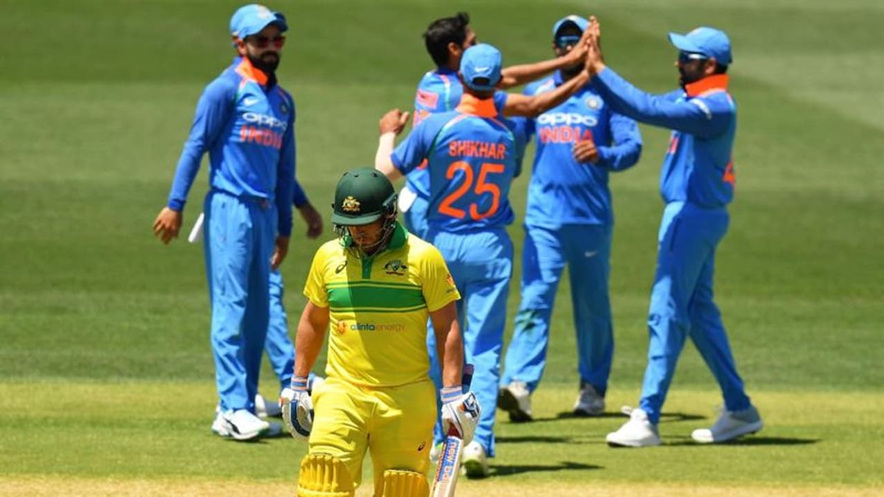 <p>నవంబర్ 10న ఐపీఎల్ ఫైనల్ జరగబోతుండగా, నవంబర్ 15నే ఆస్ట్రేలియా బయలుదేరి వెళ్లనుంది భారత క్రికెట్ జట్టు...</p> <p>నవంబర్ 10న ఐపీఎల్ ఫైనల్ జరగబోతుండగా, నవంబర్ 15నే ఆస్ట్రేలియా బయలుదేరి వెళ్లనుంది భారత క్రికెట్ జట్టు...</p>