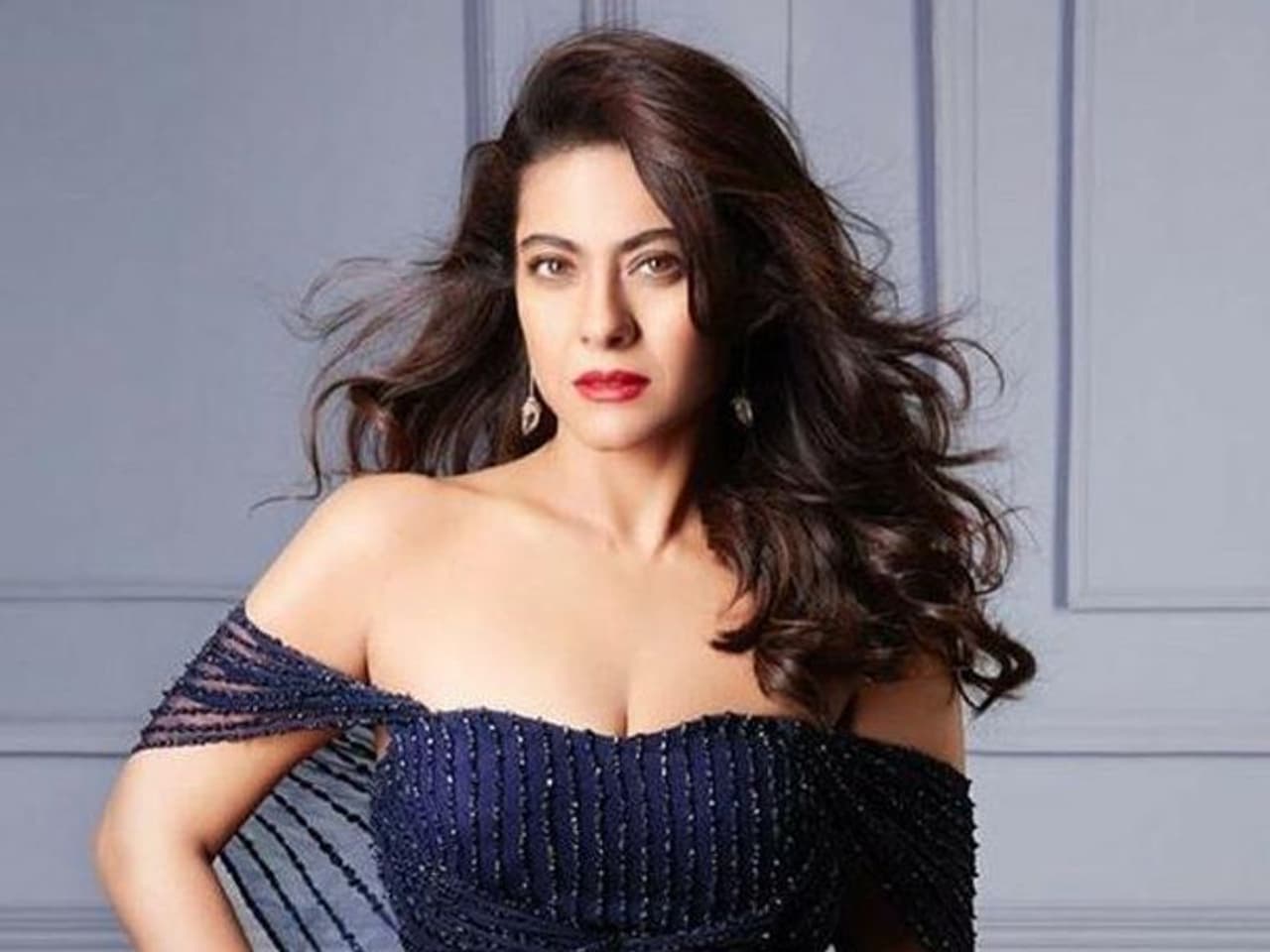 <p style="text align: justify;">Kajol the ever green actress of our film Industry serves some major fashion goals, apart from her style it's her glowing skin that does the talking.</p>