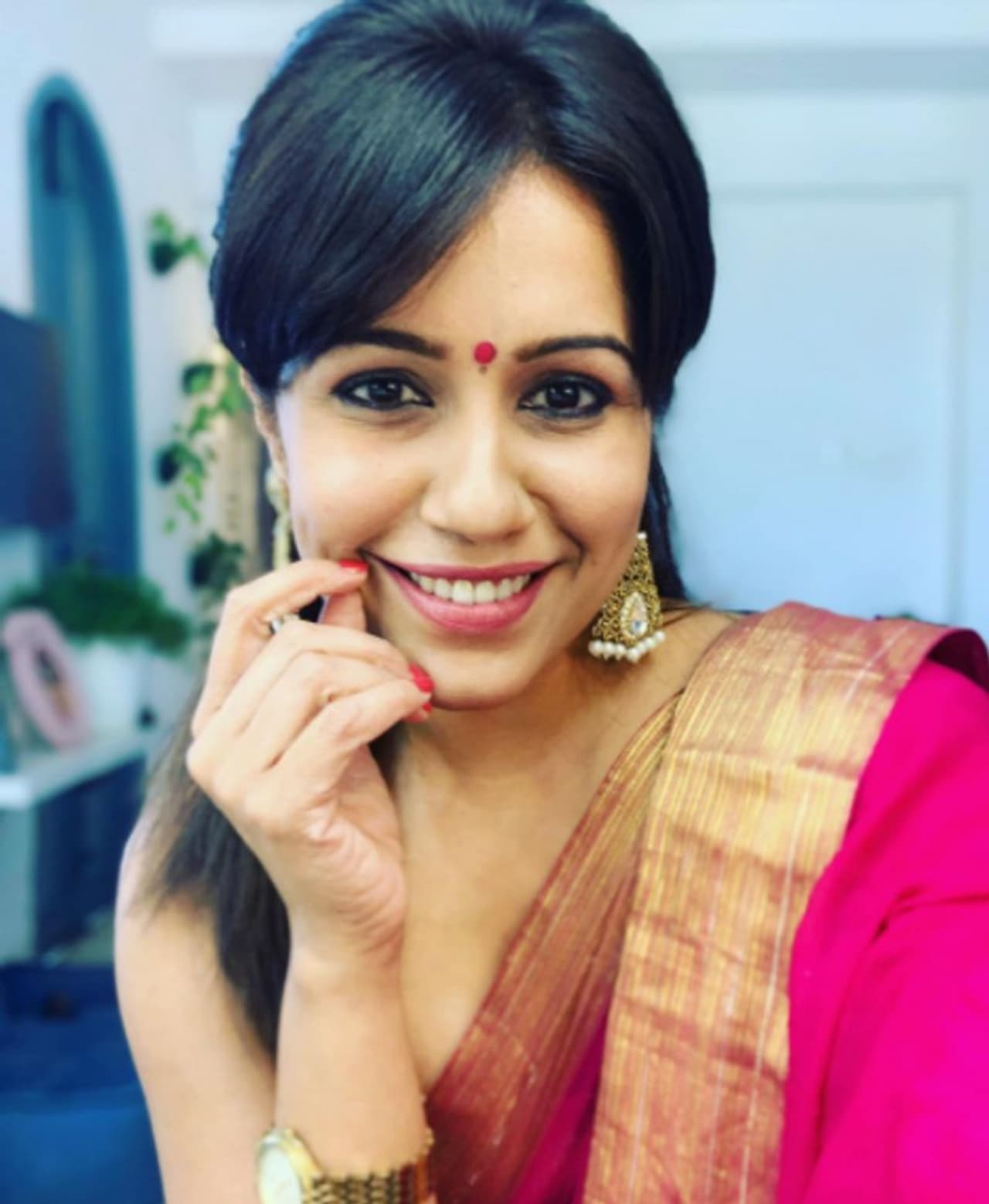 <p>രണ്ടായിരത്തില് ഫെമിന മിസ് കേരളയായാണ് രഞ്ജിനി ഹരിദാസ് ശ്രദ്ധേയയാകുന്നത്.</p> <p>രണ്ടായിരത്തില് ഫെമിന മിസ് കേരളയായാണ് രഞ്ജിനി ഹരിദാസ് ശ്രദ്ധേയയാകുന്നത്.</p>