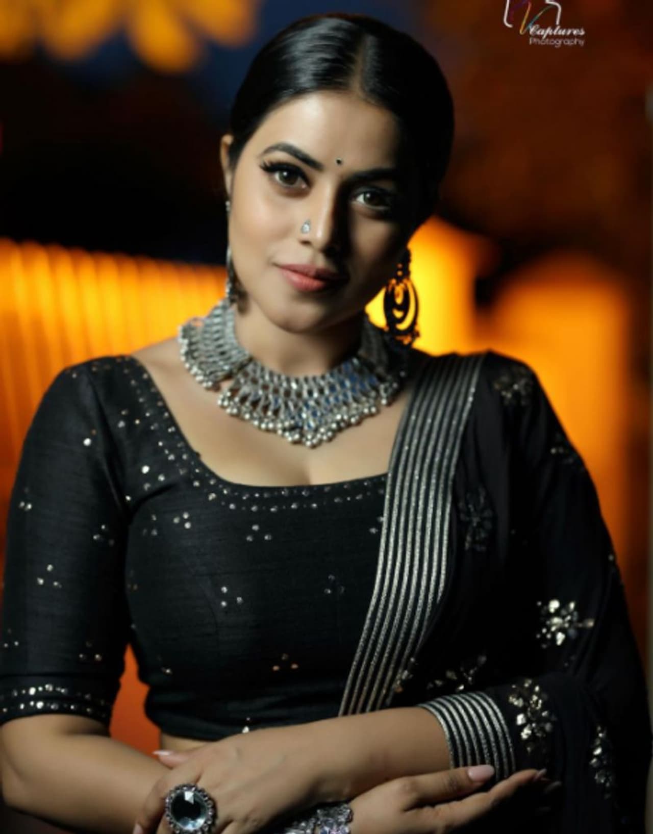 <p>മഞ്ഞുപോലൊരു പെണ്കുട്ടി എന്ന സിനിമയിലൂടെ 2004ല് ആയിരുന്നു ഷംന കാസിം ആദ്യമായി വെള്ളിത്തിരയില് എത്തിയത്. (Photography: v_capturesphotography)</p> <p>മഞ്ഞുപോലൊരു പെണ്കുട്ടി എന്ന സിനിമയിലൂടെ 2004ല് ആയിരുന്നു ഷംന കാസിം ആദ്യമായി വെള്ളിത്തിരയില് എത്തിയത്. (Photography: v_capturesphotography)</p>