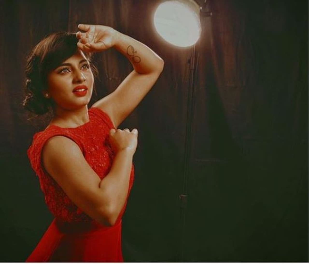 <p>என்ன ஒரு நளினம் </p> <p>என்ன ஒரு நளினம் </p>