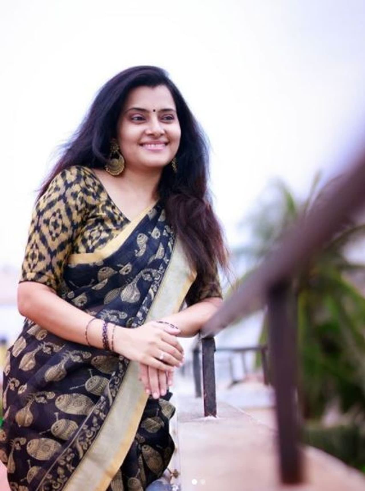 <p>கருப்பு சேலையில் அழகு சீரியல் நடிகை </p> <p>கருப்பு சேலையில் அழகு சீரியல் நடிகை </p>