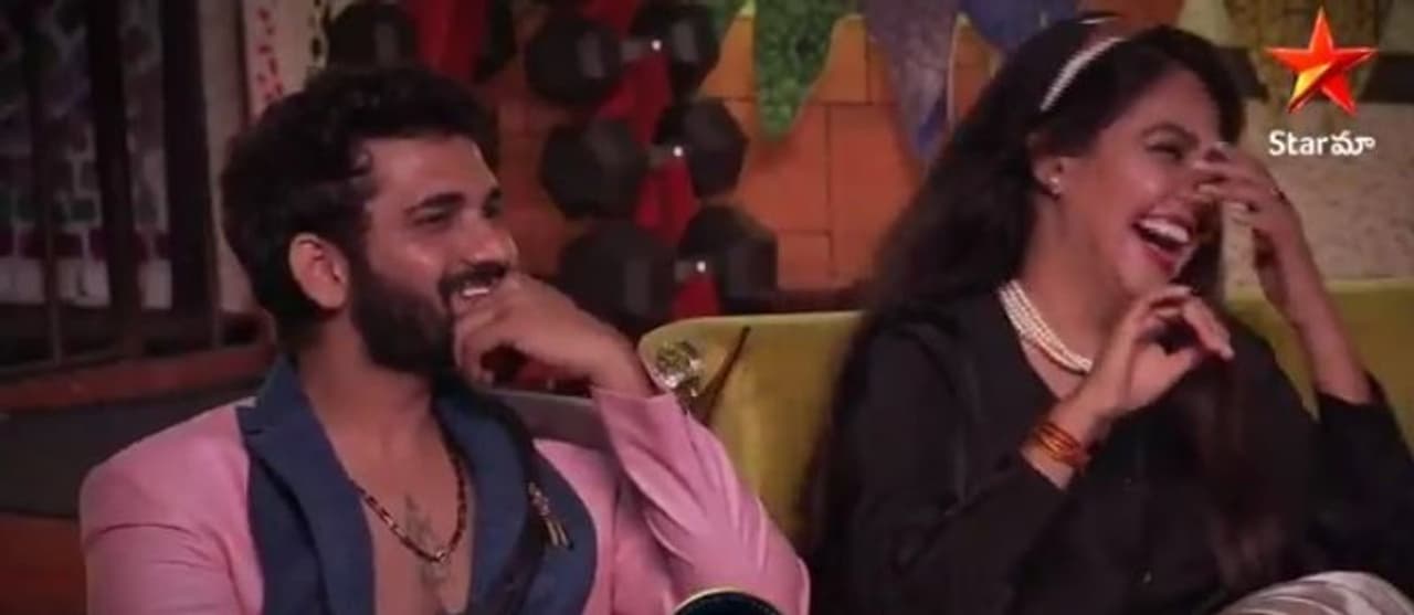 <p style="text align: justify;"><br />ఐతే ప్రేమ మొదలైంది అనే సినిమా నిర్మించిన బిగ్ బాస్ ప్రేక్షకులకు మంచి ఎంటర్టైన్మెంట్ పంచారు. ఈ సినిమాలో పాత్రలుగా&nbsp;అఖిల్, మోనాల్, అవినాష్, ఆరియానా, మెహబూబ్ మరియు సోహైల్, హారికలను తీసుకోవడం జరిగింది. అఖిల్, మోనాల్ మెయిన్ హీరో హీరోయిన్ గా చేయగా అవినాష్, ఆరియానా సెకండ్ హీరోయిన్, హీరోలుగా చేశారు. ఇక మెహబూబ్ విలన్ గా సోహైల్, హారిక ఓ స్పెషల్ సాంగ్ లో కనిపించారు.&nbsp;&nbsp;</p>