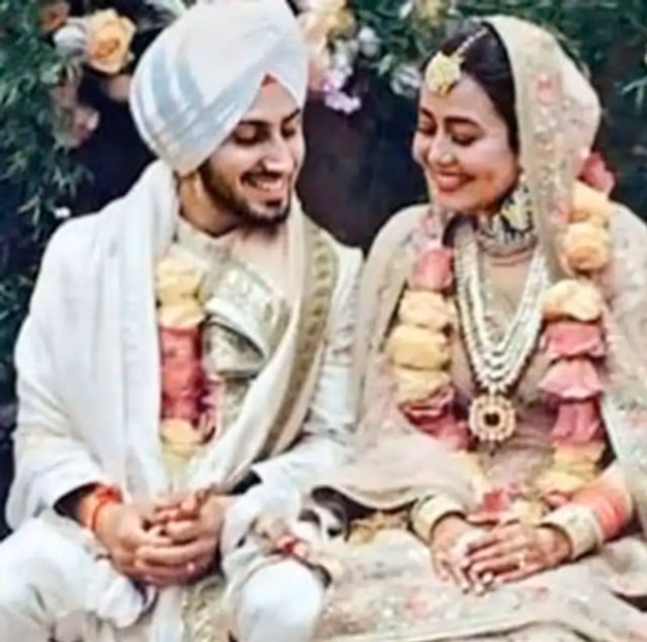 <p>ಬಾಲಿವುಡ್ನ ಫೇಮಸ್ ಸಿಂಗರ್ ನೇಹಾ ಕಕ್ಕರ್ ಹಸೆಮಣೆ ಏರಿದ್ದಾರೆ.</p> <p>ಬಾಲಿವುಡ್ನ ಫೇಮಸ್ ಸಿಂಗರ್ ನೇಹಾ ಕಕ್ಕರ್ ಹಸೆಮಣೆ ಏರಿದ್ದಾರೆ.</p>