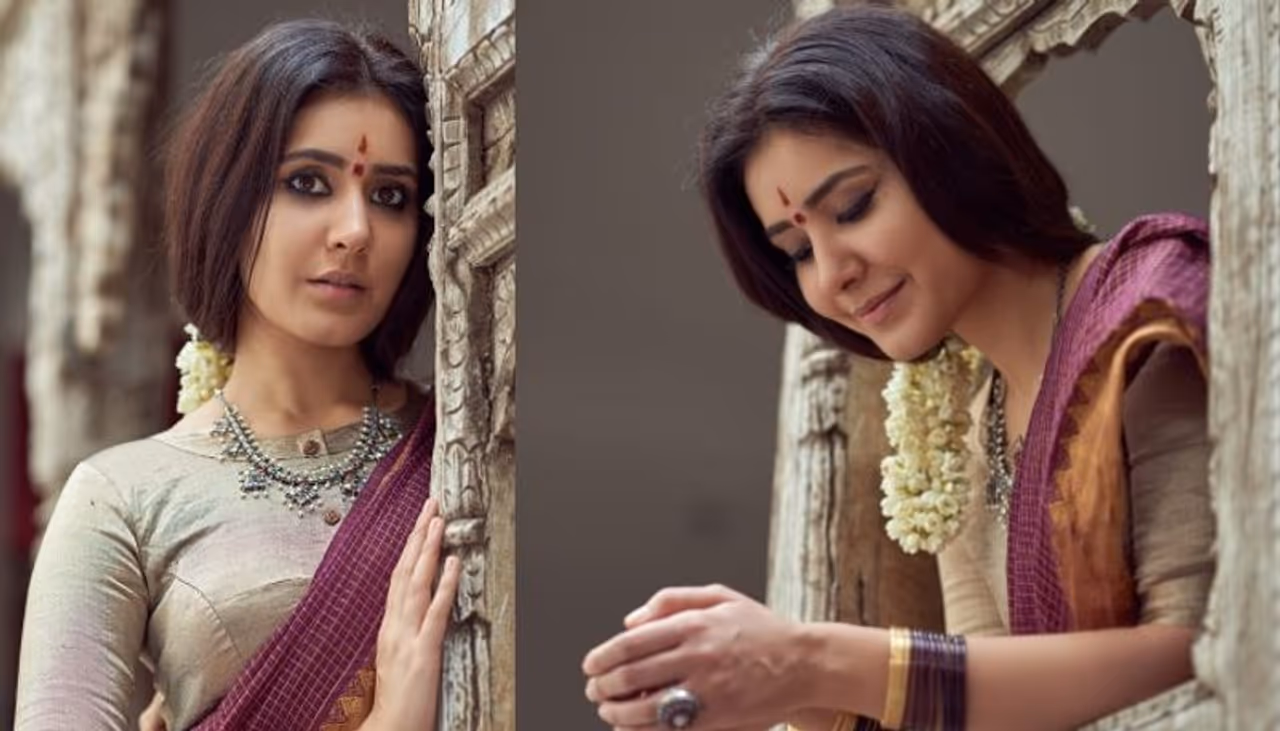 <p>విజయదశమి పండుగ మొత్తం ఇప్పుడు రాశీఖన్నాలోనే కనిపిస్తుంది. తాజాగా చీర కట్టుకుని అమ్మోరు తల్లిలా ఫోటోలకు పోజులిచ్చింది. ఈ సందర్బంగా మహిళల్లోని శక్తిని&nbsp;తెలియజేసింది.&nbsp;</p>