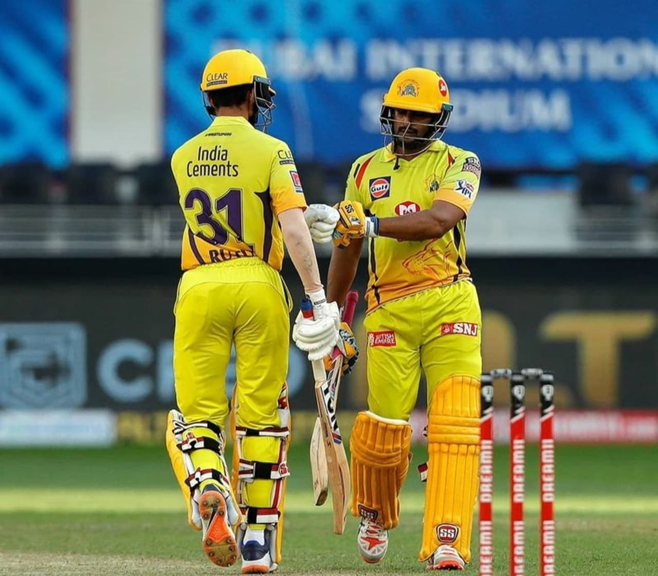 <p style="text align: justify;">కుర్రాళ్లకు అవకాశాలు ఇవ్వడం లేదని భారీగా విమర్శలు రావడంతో ముంబై ఇండియన్స్‌తో జరిగిన మ్యాచ్‌లో యంగ్‌స్టర్స్ రుతురాజ్ గైక్వాడ్, జగదీశన్‌లకు జట్టులో చోటు కల్పించాడు ధోనీ.&nbsp;</p>