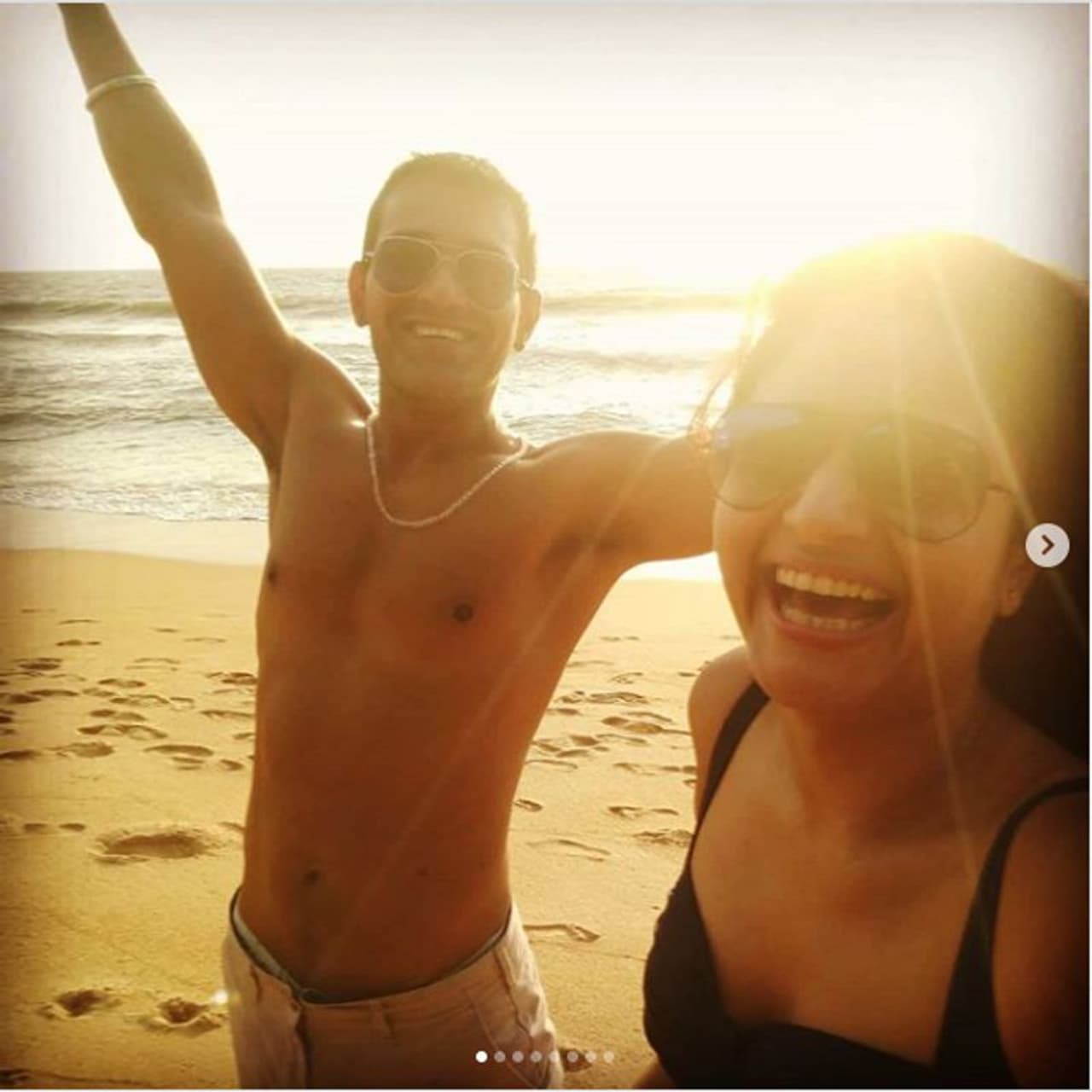 <p>സുനീൽ റെഡ്ഡിയാണ് പൂനത്തിന്റെ കാമുകൻ. സുനീലിന്റെ പിറന്നാൾ ദിനത്തിലാണ് തന്റെ പ്രണയം പ്രേക്ഷകരോടായി നടി തുറന്നുപറഞ്ഞത്. സുനീലിനൊത്തുള്ള ചിത്രങ്ങളും നടി പങ്കുവച്ചിട്ടുണ്ട്.</p> <p>സുനീൽ റെഡ്ഡിയാണ് പൂനത്തിന്റെ കാമുകൻ. സുനീലിന്റെ പിറന്നാൾ ദിനത്തിലാണ് തന്റെ പ്രണയം പ്രേക്ഷകരോടായി നടി തുറന്നുപറഞ്ഞത്. സുനീലിനൊത്തുള്ള ചിത്രങ്ങളും നടി പങ്കുവച്ചിട്ടുണ്ട്.</p>