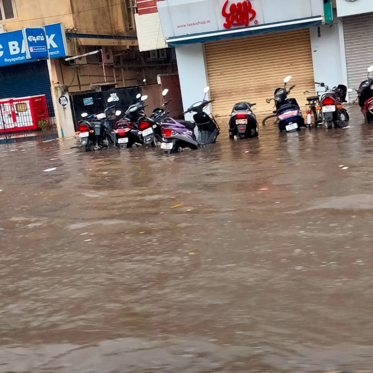 <p>Chennai woke up to a typical monsoon day with overcast skies and intermittent rain that led to waterlogging in some areas.<br /> </p> <p>Chennai woke up to a typical monsoon day with overcast skies and intermittent rain that led to waterlogging in some areas.<br /> </p>