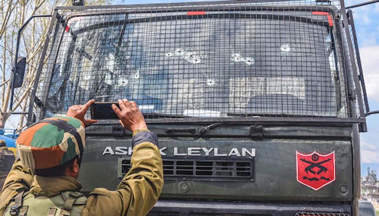 <p>The Indian Army has developed a simple and secure messaging application named the 'Secure Application for Internet' or SAI that would be utilised to facilitate secure messaging within the service.</p>