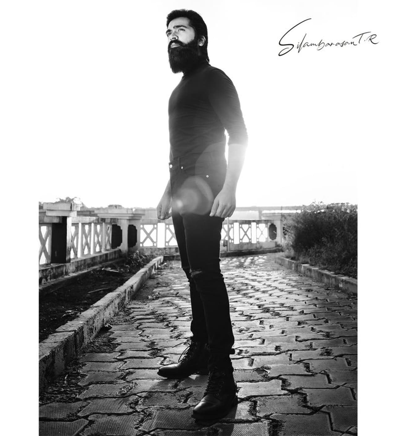 <p>செகன்ட் இன்னிங்ஸை சிறப்பாக ஆரம்பித்துள்ள சிம்பு சோசியல் மீடியாவில் செம்ம தூளாக வைரலாகி வருகிறார். </p> <p>செகன்ட் இன்னிங்ஸை சிறப்பாக ஆரம்பித்துள்ள சிம்பு சோசியல் மீடியாவில் செம்ம தூளாக வைரலாகி வருகிறார். </p>