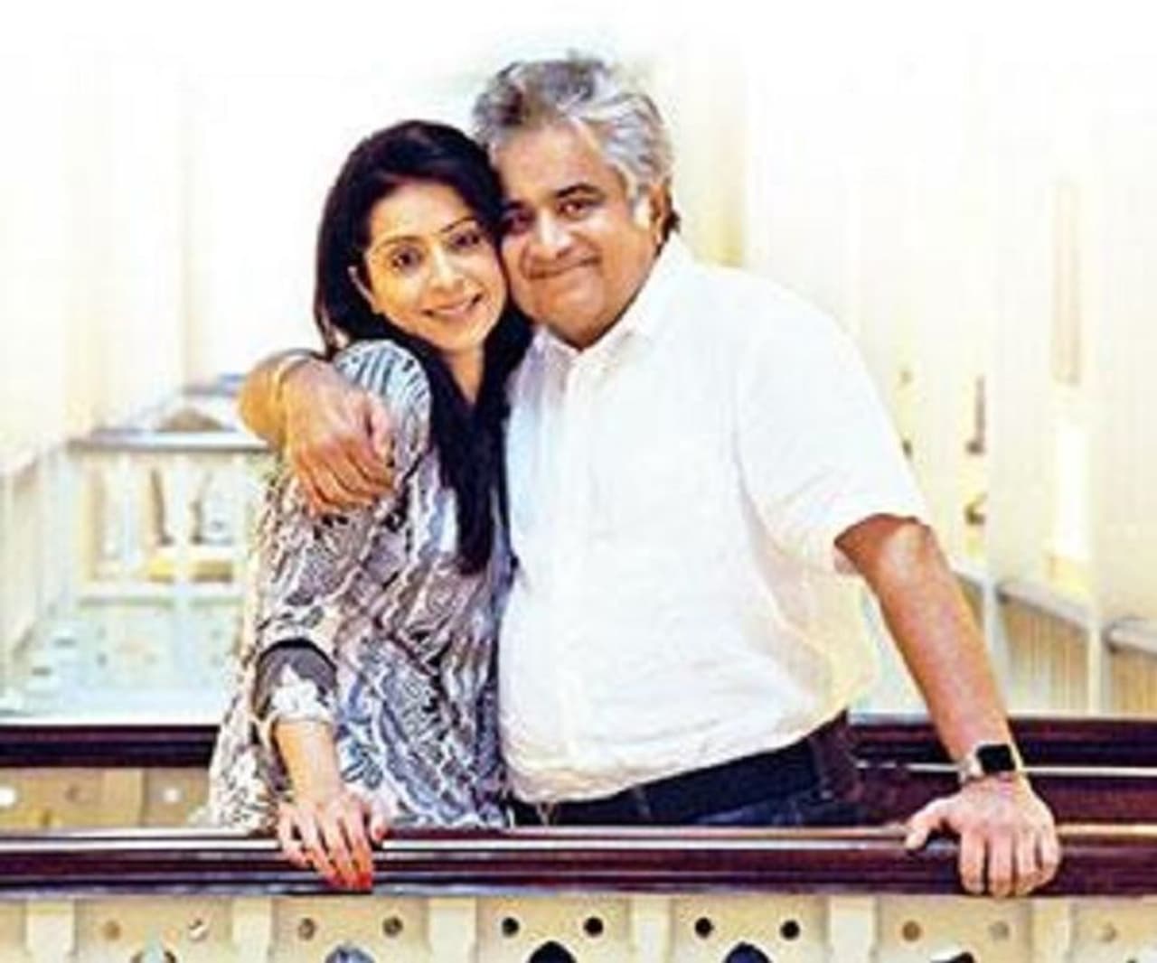 <p>ಪಾಕಿಸ್ತಾನದ ವಶದಲ್ಲಿರುವ ಕುಲಭೂಷಣ್ ಜಾಧವ್ ಪರ ಅಂತಾರಾಷ್ಟ್ರೀಯ ನ್ಯಾಯಾಲಯದಲ್ಲಿ ವಾದಿಸಿದ್ದ ವಕೀಲ ಹರೀಶ್ ಸಾಳ್ವೆ ಅವರ ಪುತ್ರಿ ಸಾಕ್ಷಿ ಸಾಳ್ವೆ ಬಗ್ಗೆ ನಿಮಗೆ ಗೊತ್ತಾ..? 1 ರೂಪಾಯಿ ವಕೀಲನ ಪುತ್ರಿ ಈಕೆ. ಇಲ್ಲಿವೆ ಫೋಟೋಸ್</p> <p>ಪಾಕಿಸ್ತಾನದ ವಶದಲ್ಲಿರುವ ಕುಲಭೂಷಣ್ ಜಾಧವ್ ಪರ ಅಂತಾರಾಷ್ಟ್ರೀಯ ನ್ಯಾಯಾಲಯದಲ್ಲಿ ವಾದಿಸಿದ್ದ ವಕೀಲ ಹರೀಶ್ ಸಾಳ್ವೆ ಅವರ ಪುತ್ರಿ ಸಾಕ್ಷಿ ಸಾಳ್ವೆ ಬಗ್ಗೆ ನಿಮಗೆ ಗೊತ್ತಾ..? 1 ರೂಪಾಯಿ ವಕೀಲನ ಪುತ್ರಿ ಈಕೆ. ಇಲ್ಲಿವೆ ಫೋಟೋಸ್</p>